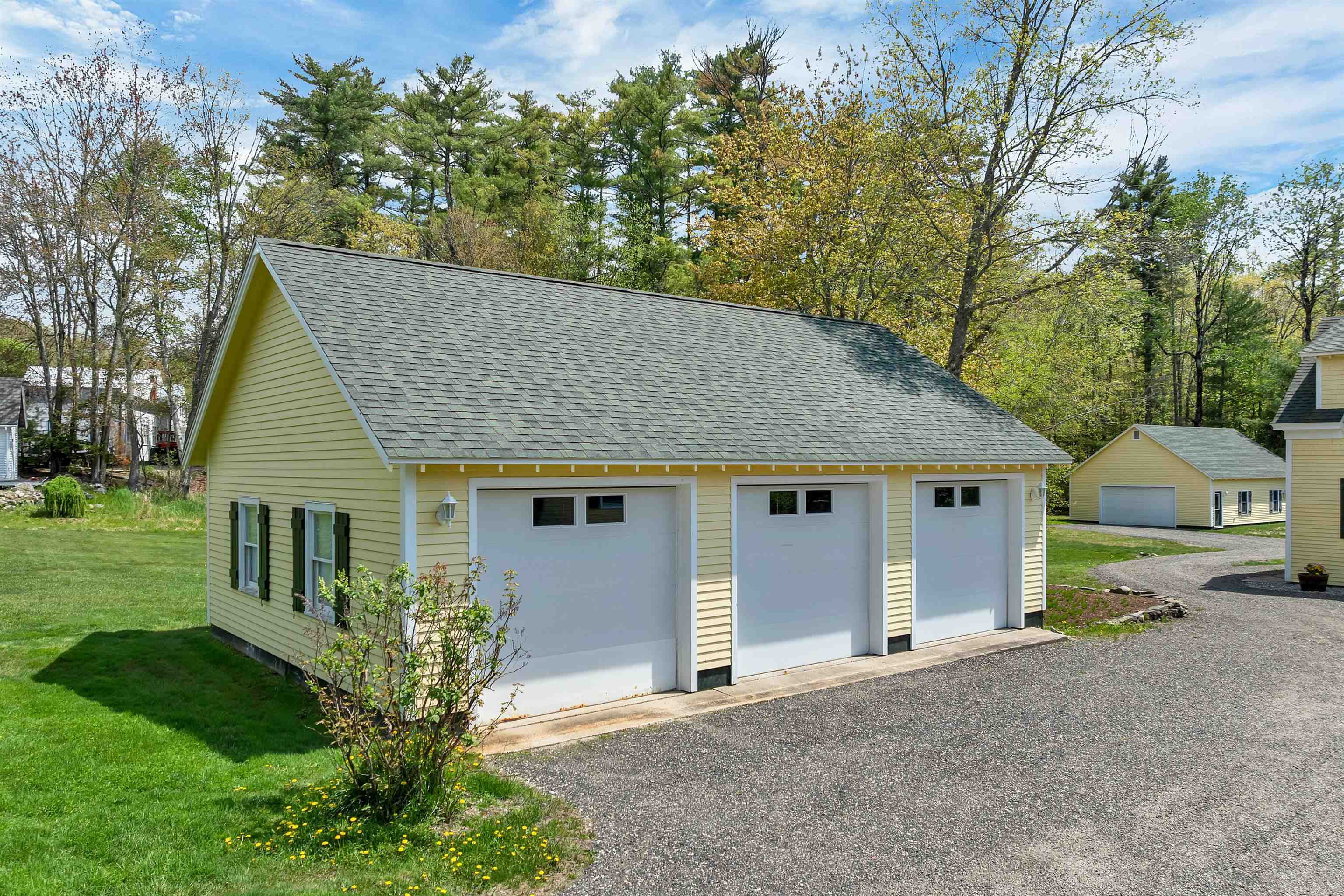 Detached 3 Car Garage 25322631