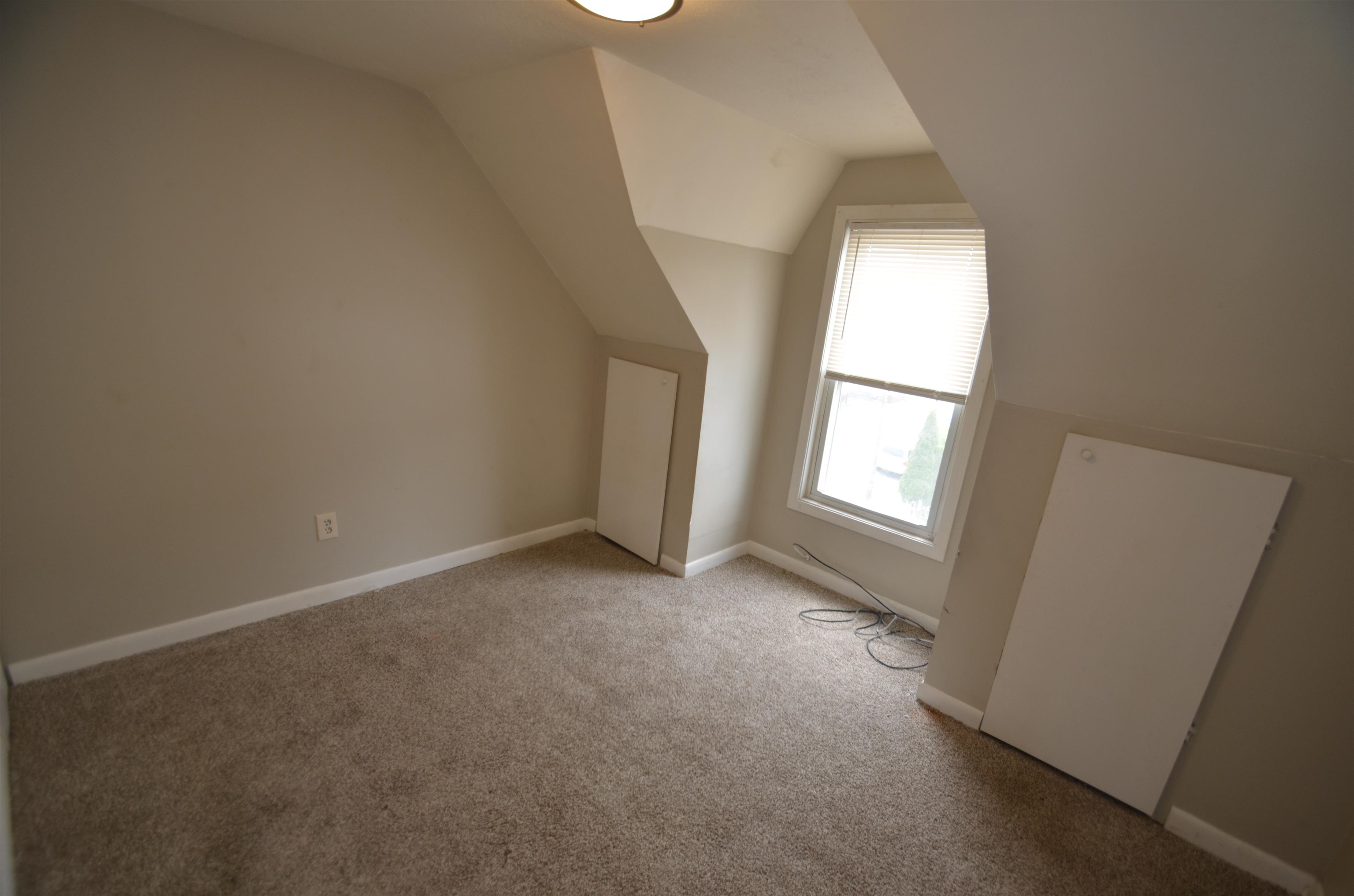 308 Bartlett St, Manchester, NH 03102