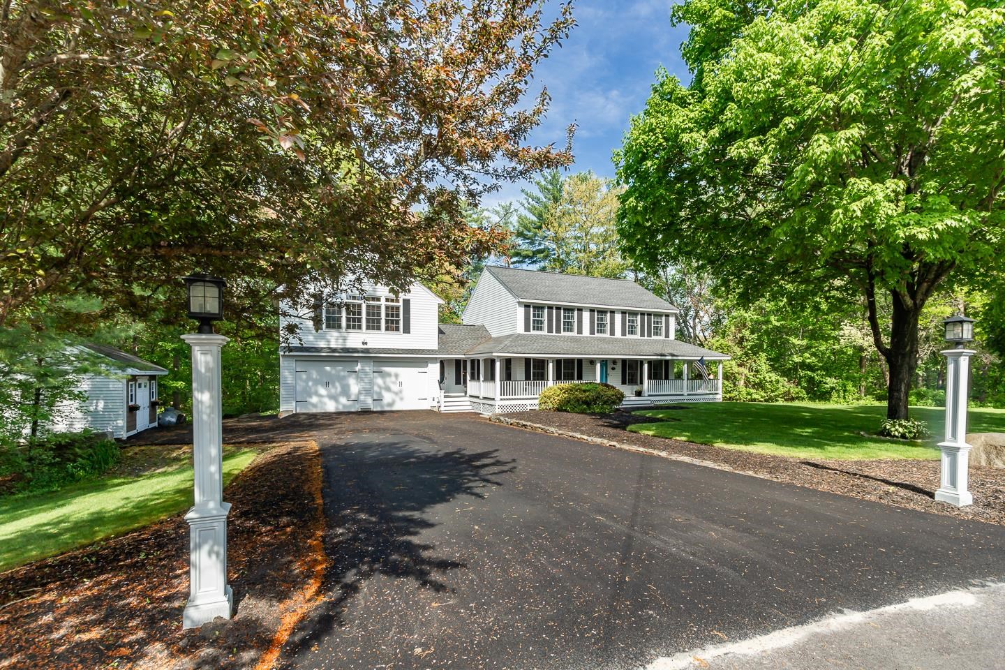 4 Leary Dr, Litchfield, NH 03052