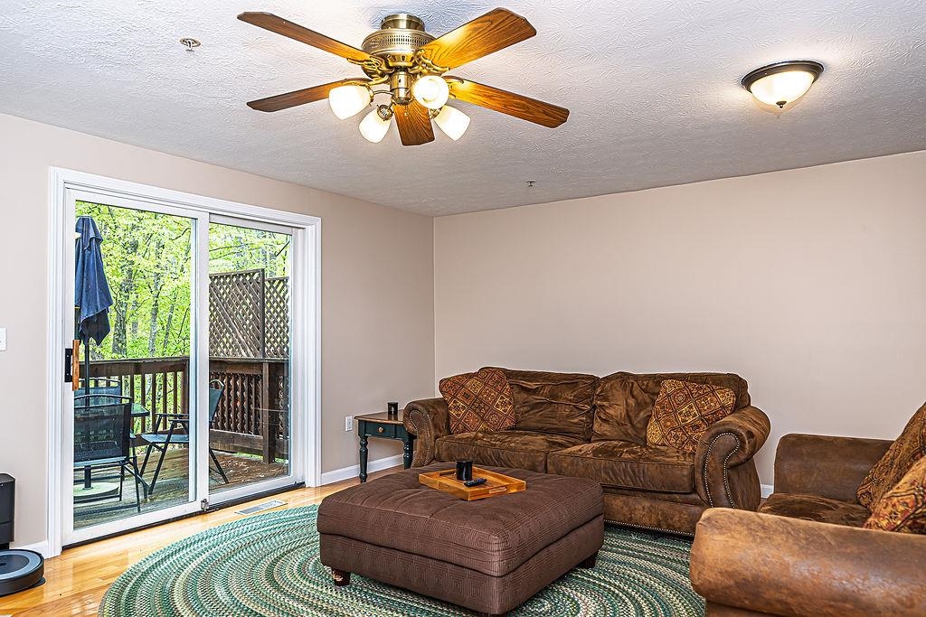 20 Rocky Ledge Rd, Merrimack, NH 03054