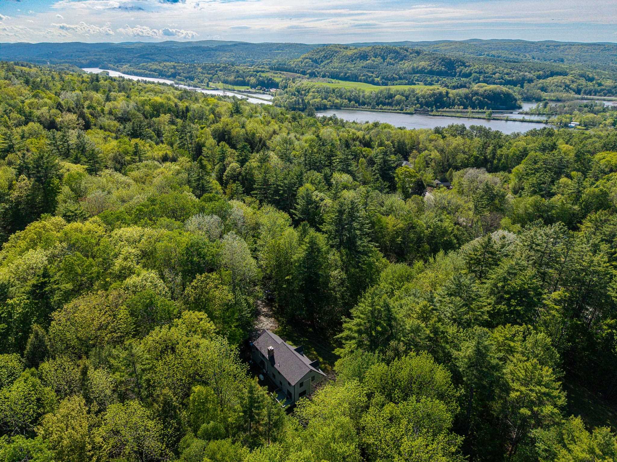 2 Carriage Ln, Hanover, NH 03755