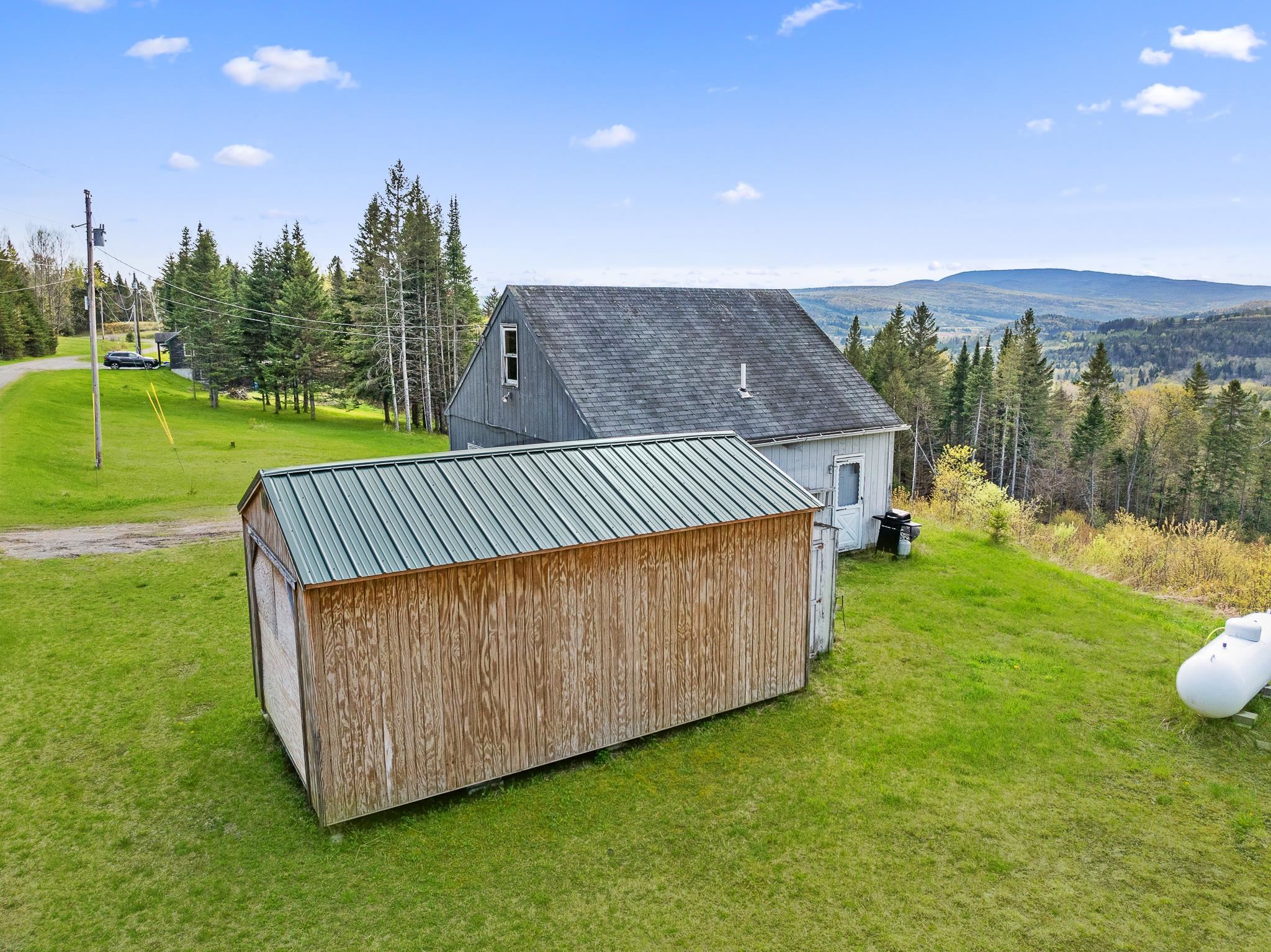 131 Daniel Beard Rd, Pittsburg, NH 03592