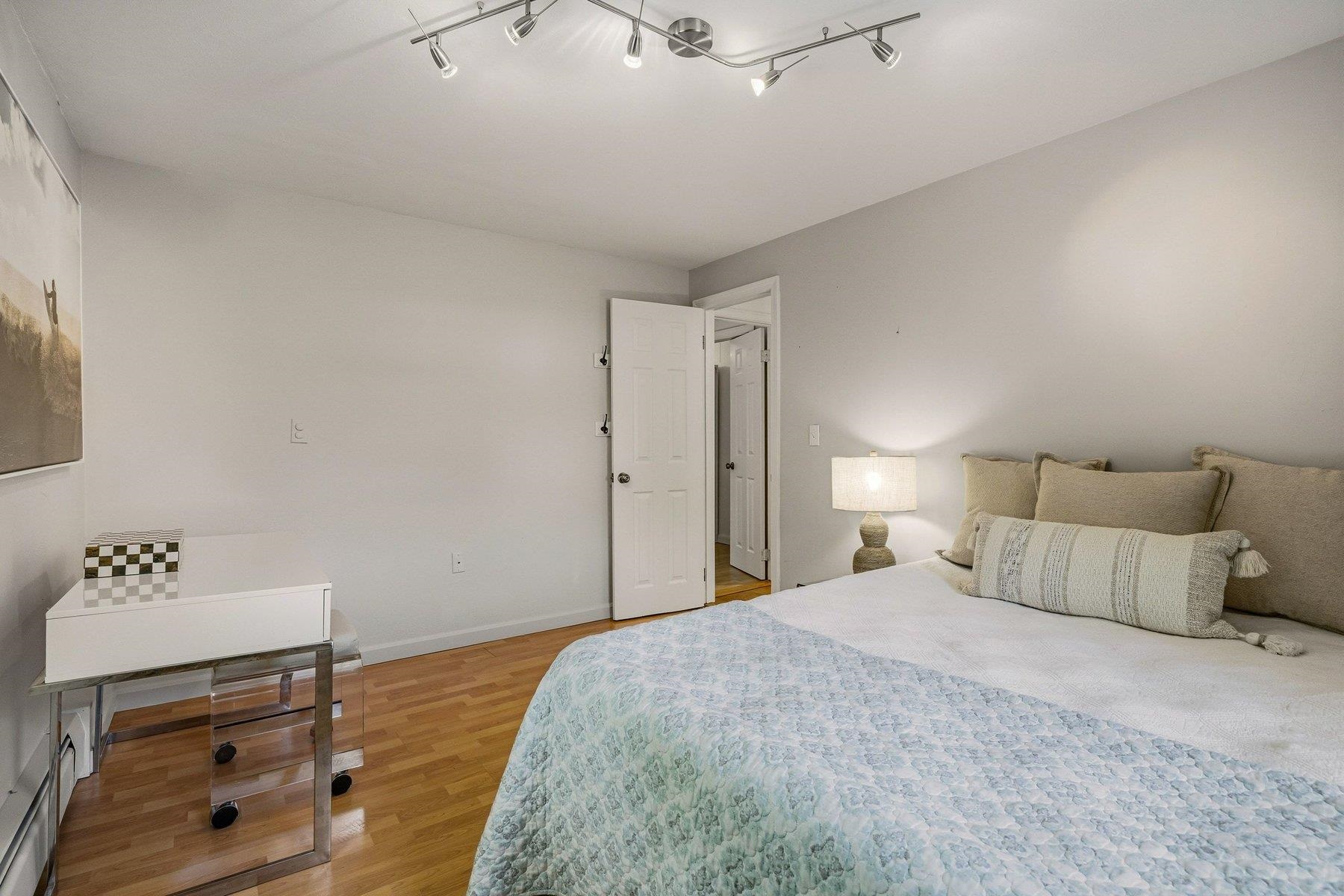 2 Bayberry Ln, Hampton, NH 03842