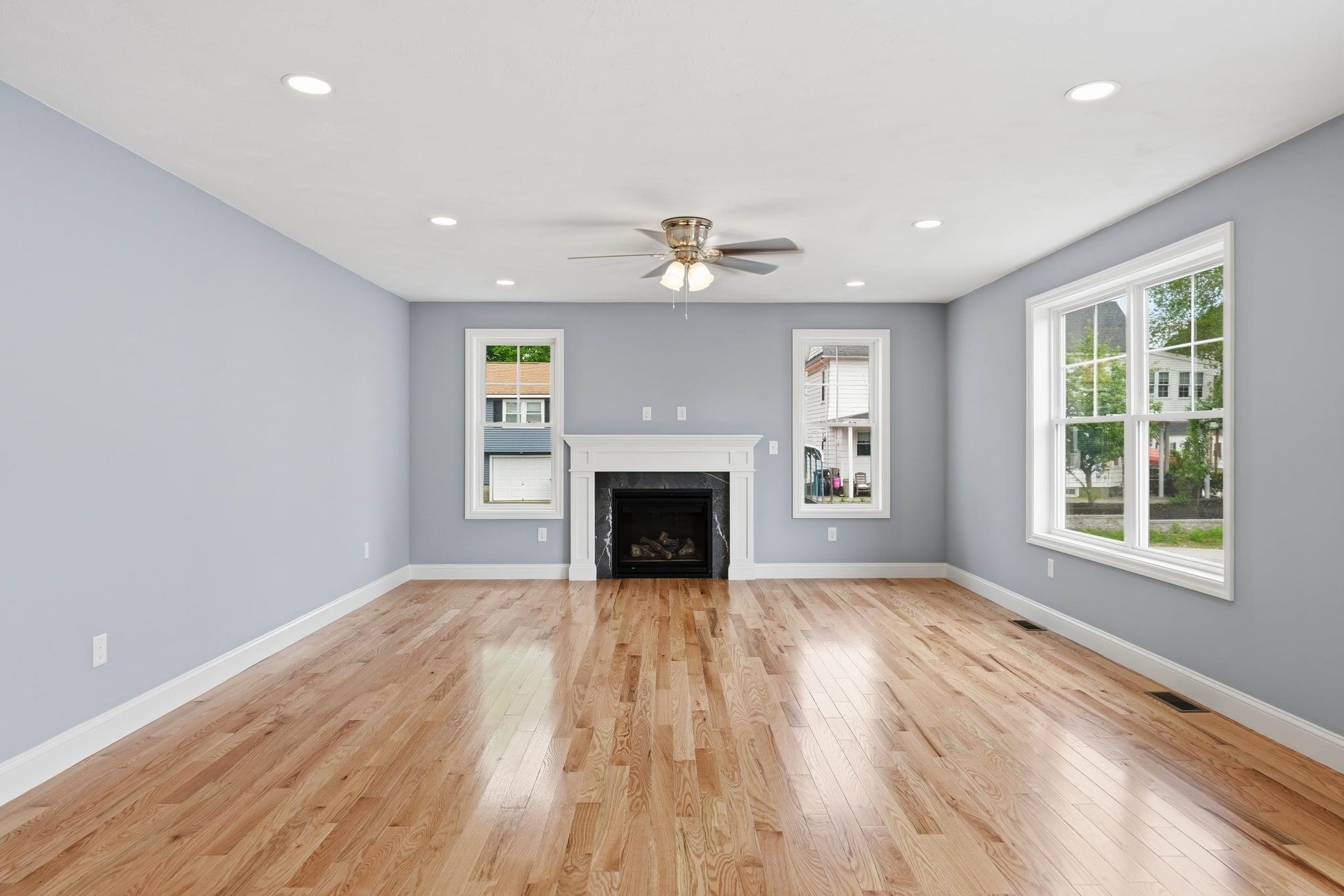 7 Buker St, Nashua, NH 03064