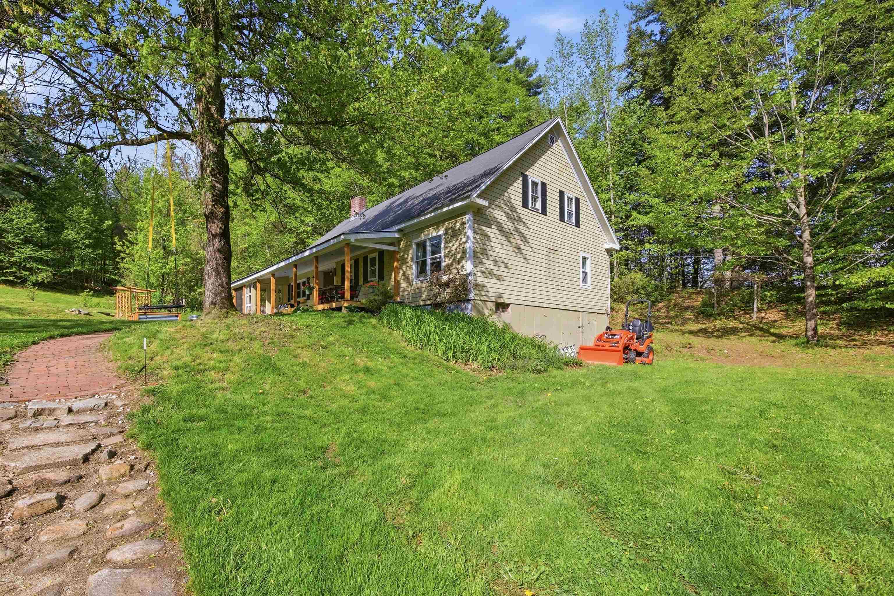 39 Town Farm Rd, Wilton, NH 03086