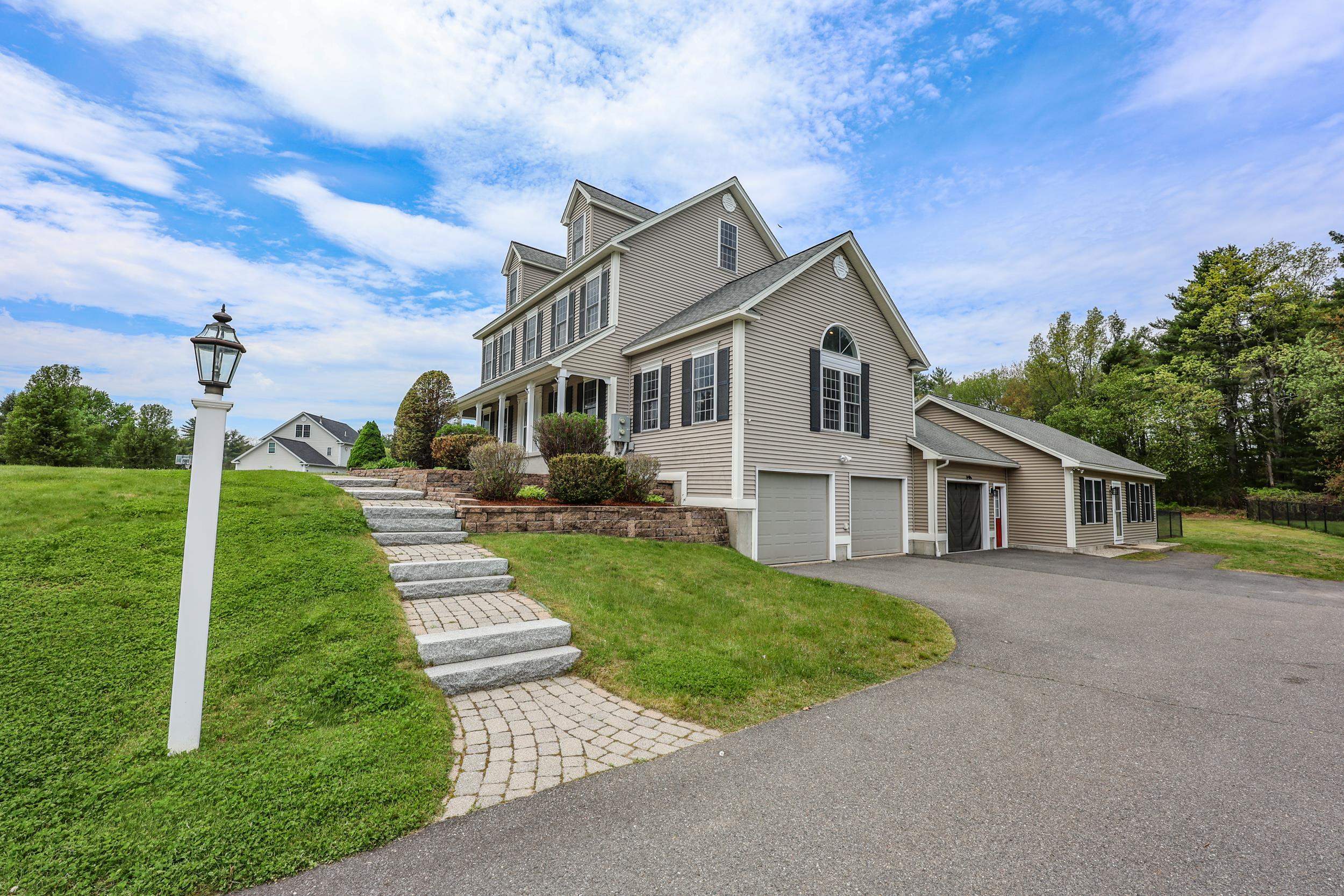 3 Checkerberry Ln, Londonderry, NH 03053