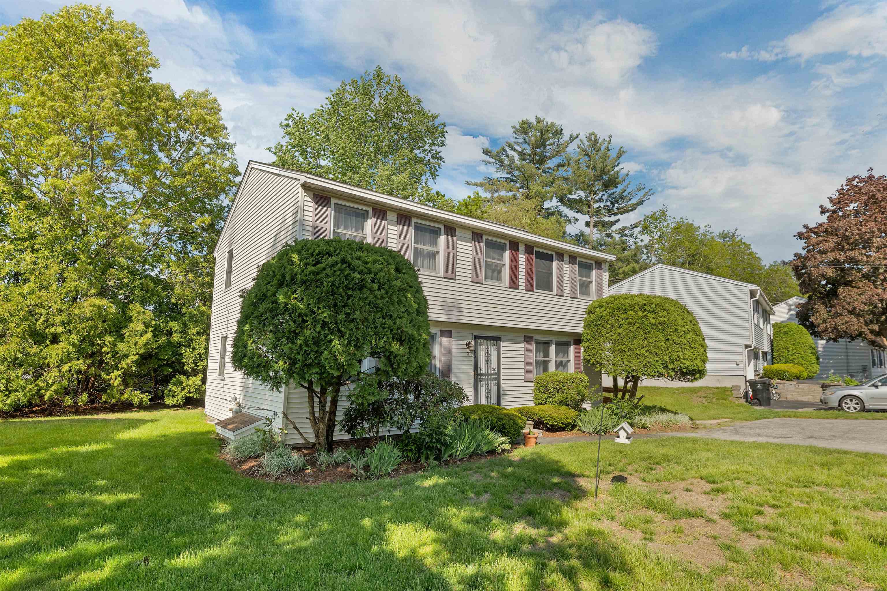 9 Mahogany Dr, Nashua, NH 03062
