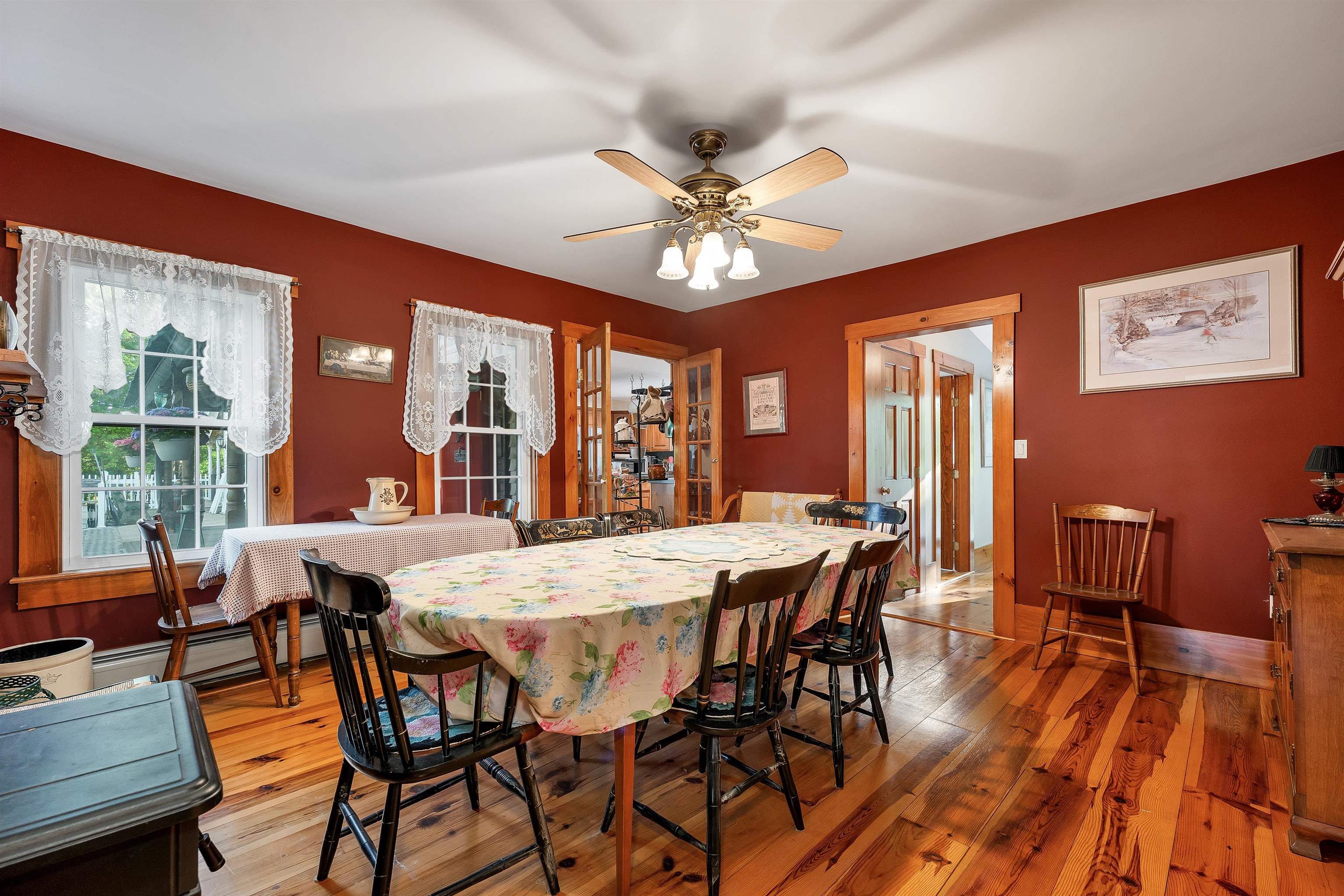 2384 White Mountain Hw, Conway, NH 03860