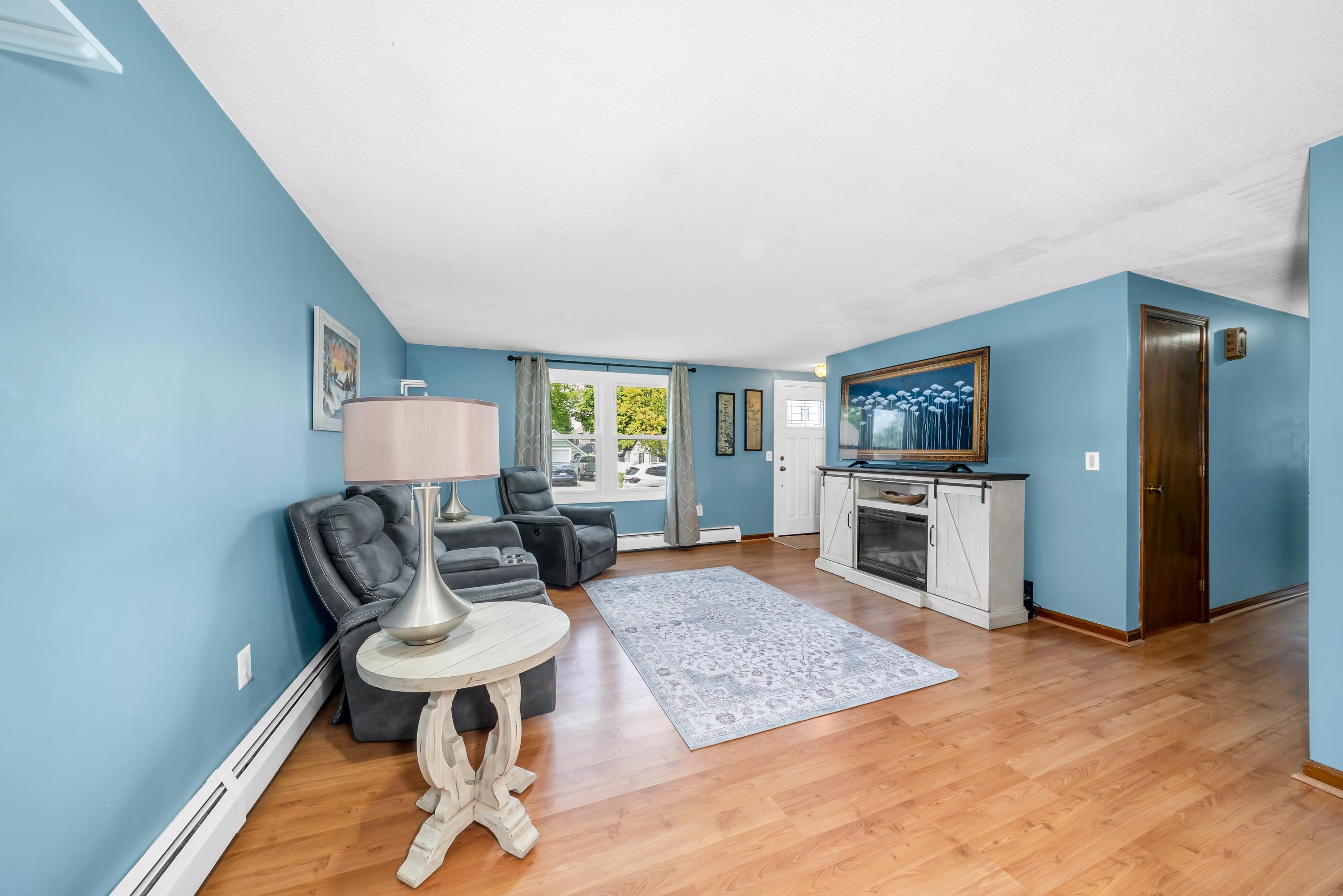 17 Willey St, Rochester, NH 03867