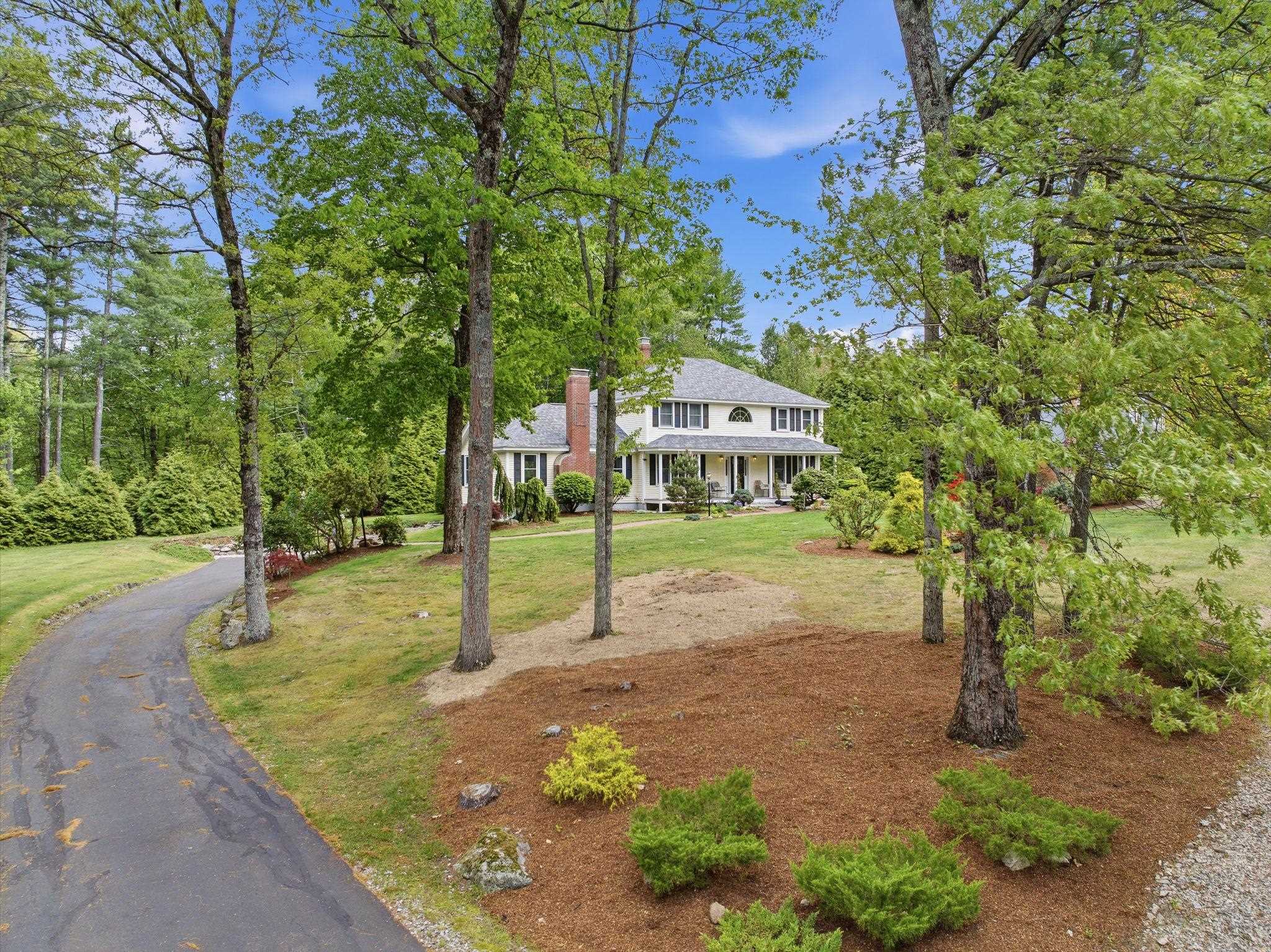 4 Hunters Rd, Bedford, NH 03110