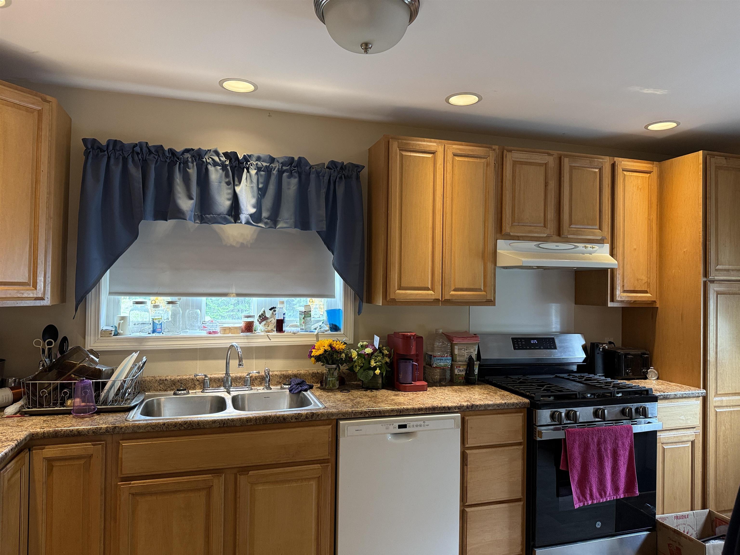 469 Meany Rd, Charlestown, NH 03603