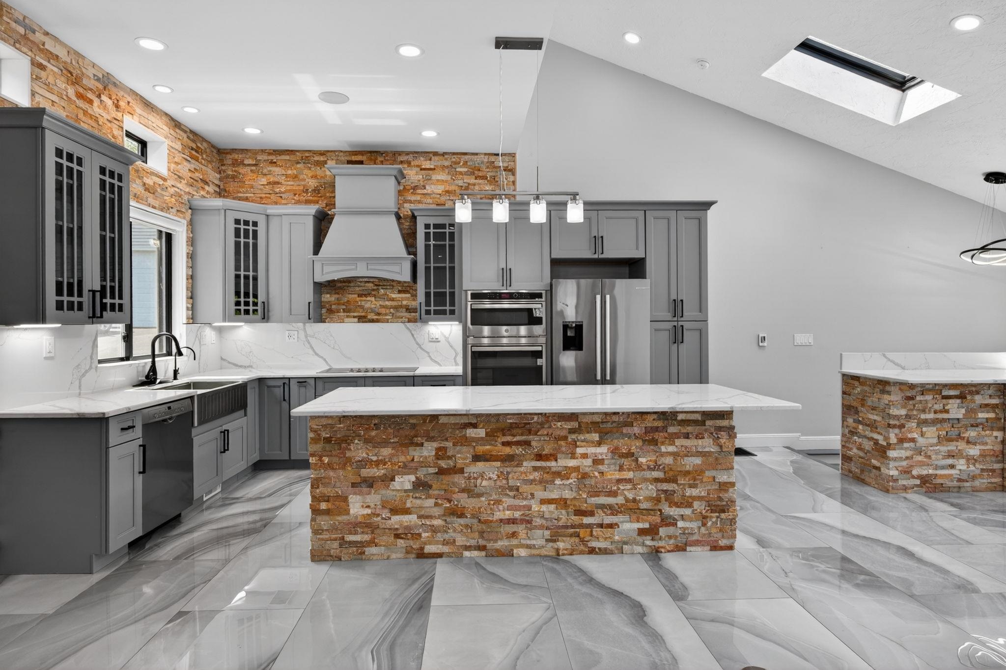 23 Cove Rd, Salem, NH 03079