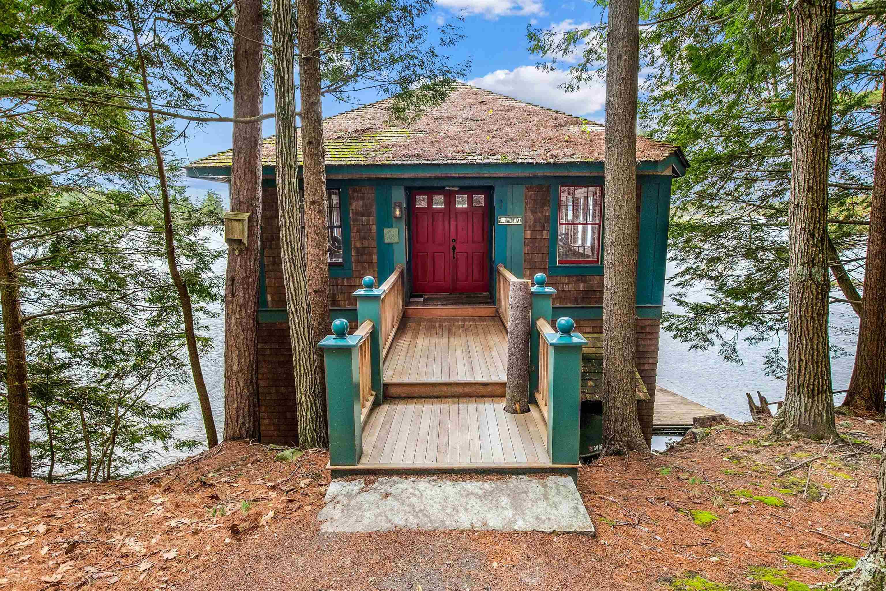 157 Pilothouse Rd, New London, NH 03257