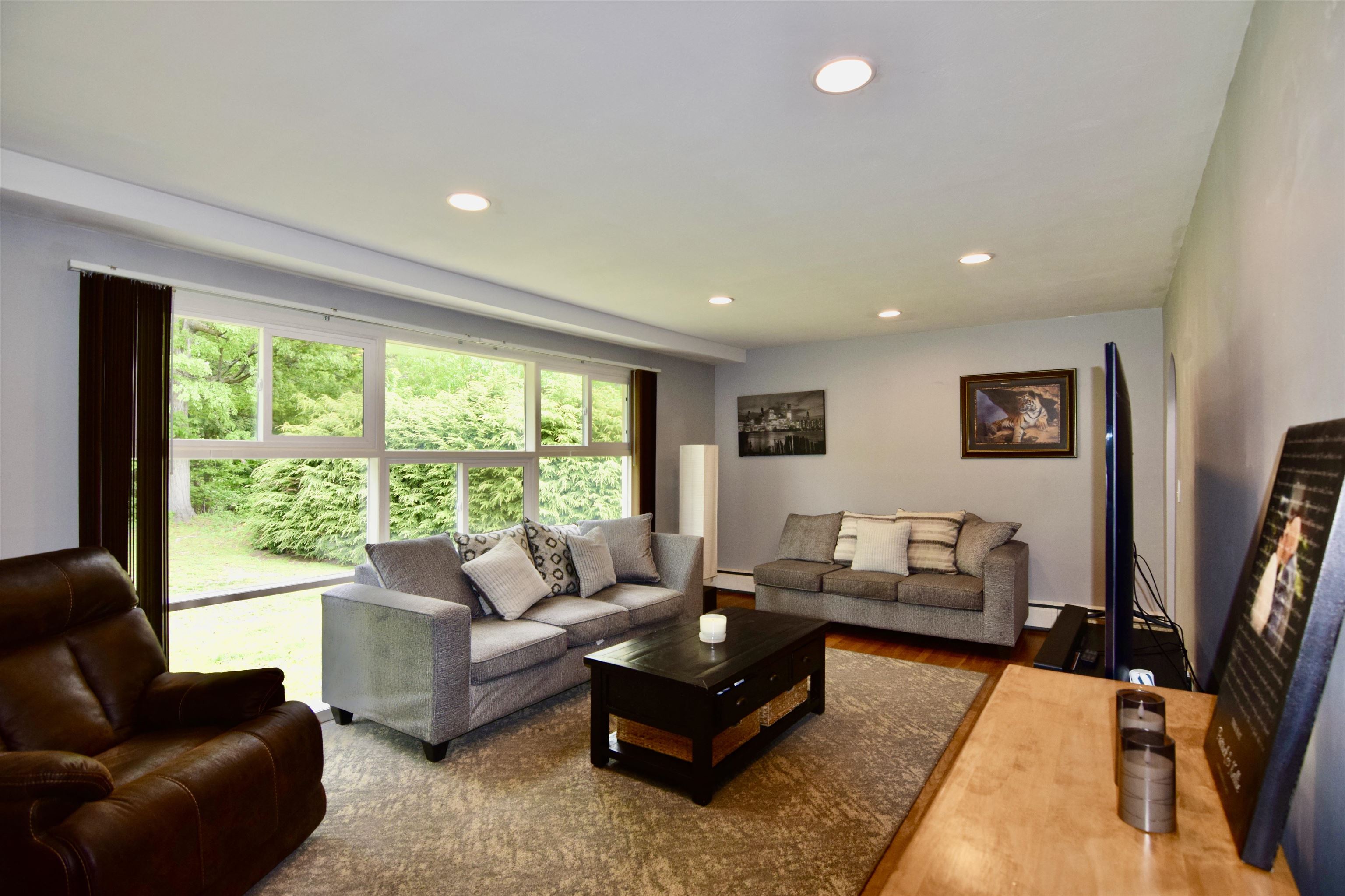 9 Wildwood Ave, Claremont, NH 03743