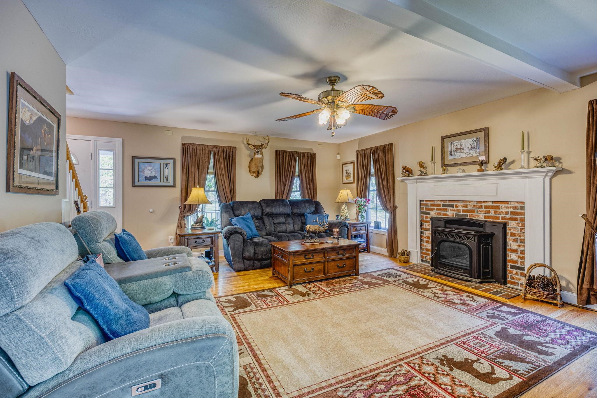 506 Sand Pit Rd, Mason, NH 03048
