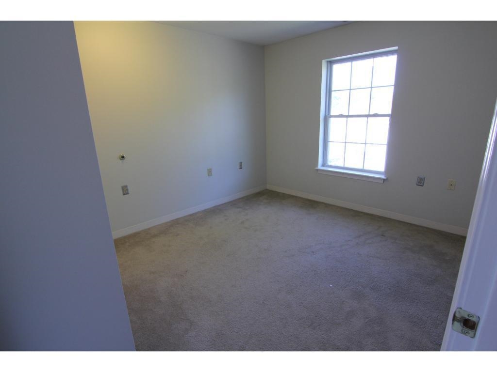89 Eastern Ae Ave, Manchester, NH 03104-6603