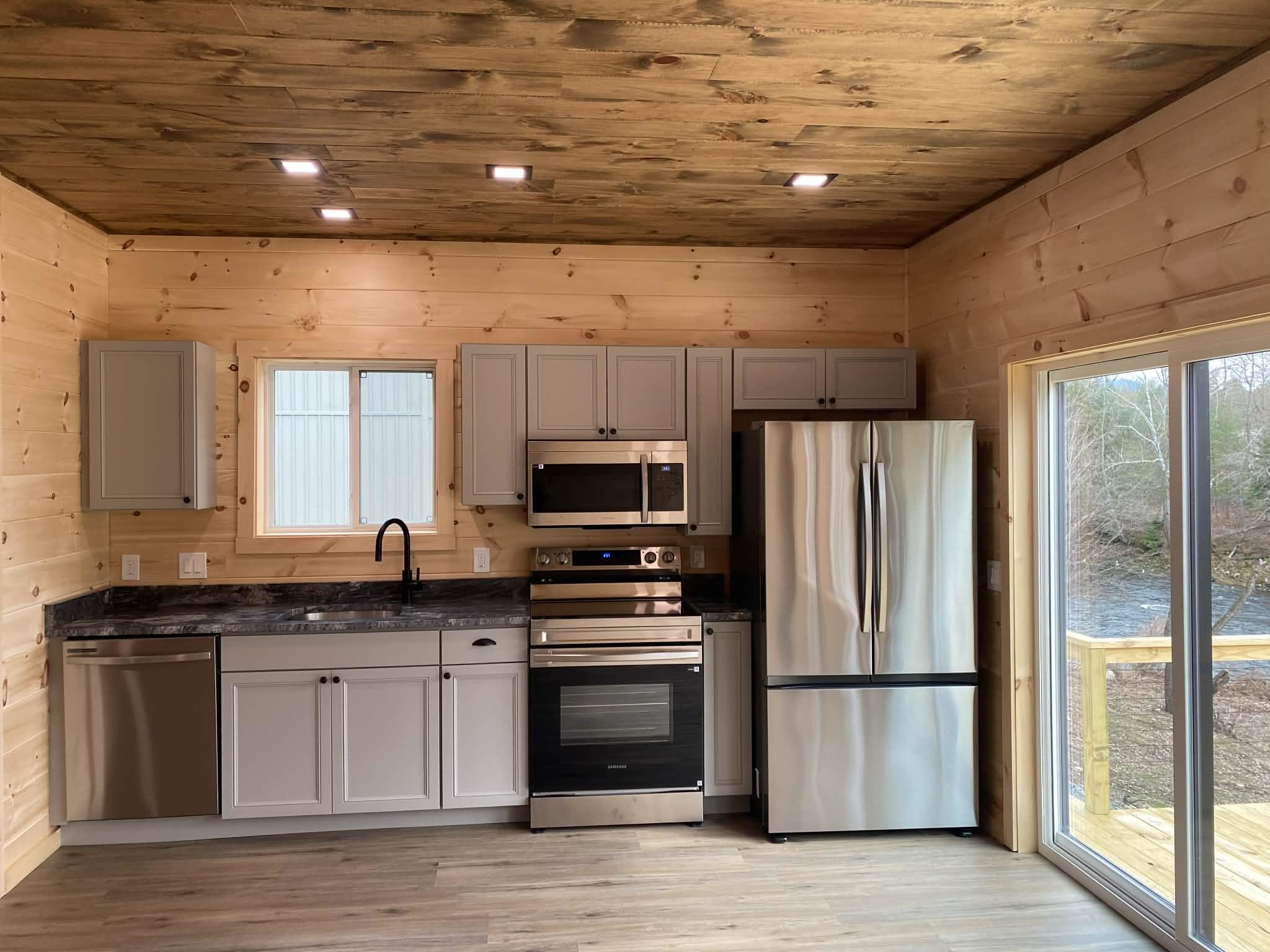 196 Washington St, Littleton, NH 03561