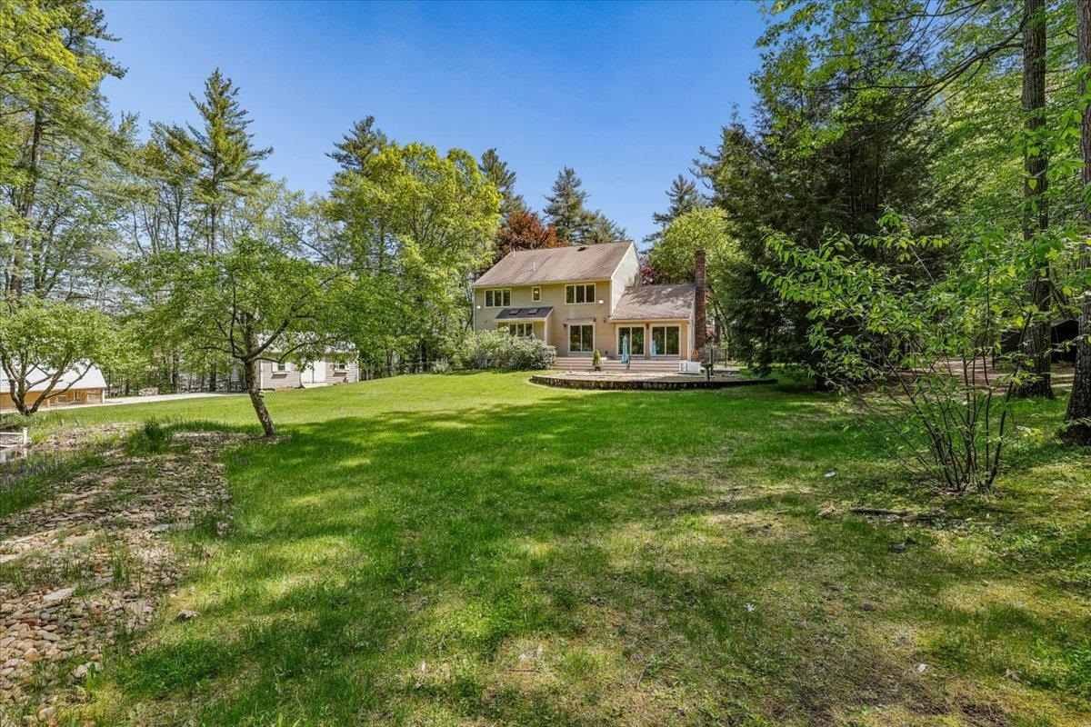 5 Cobblestone Pl, Merrimack, NH 03054