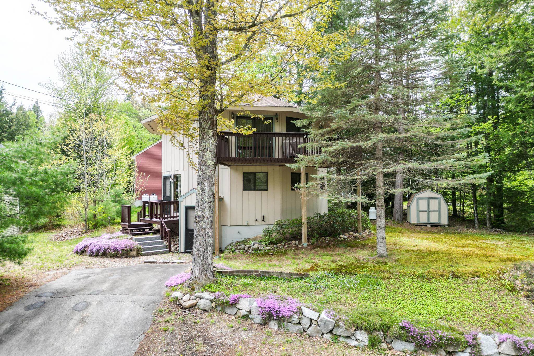 51 Pequawket Dr, Conway, NH 03818