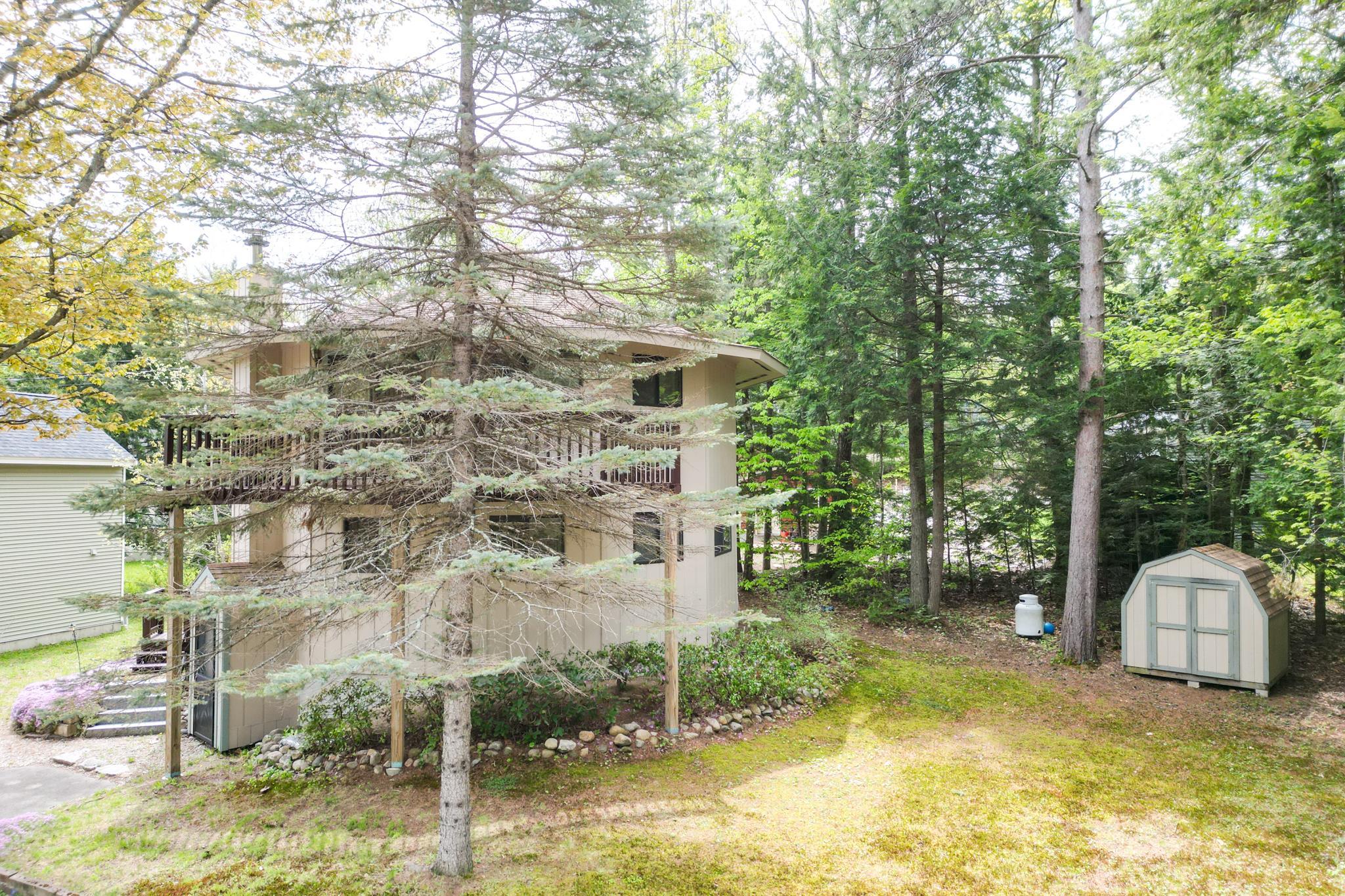 51 Pequawket Dr, Conway, NH 03818