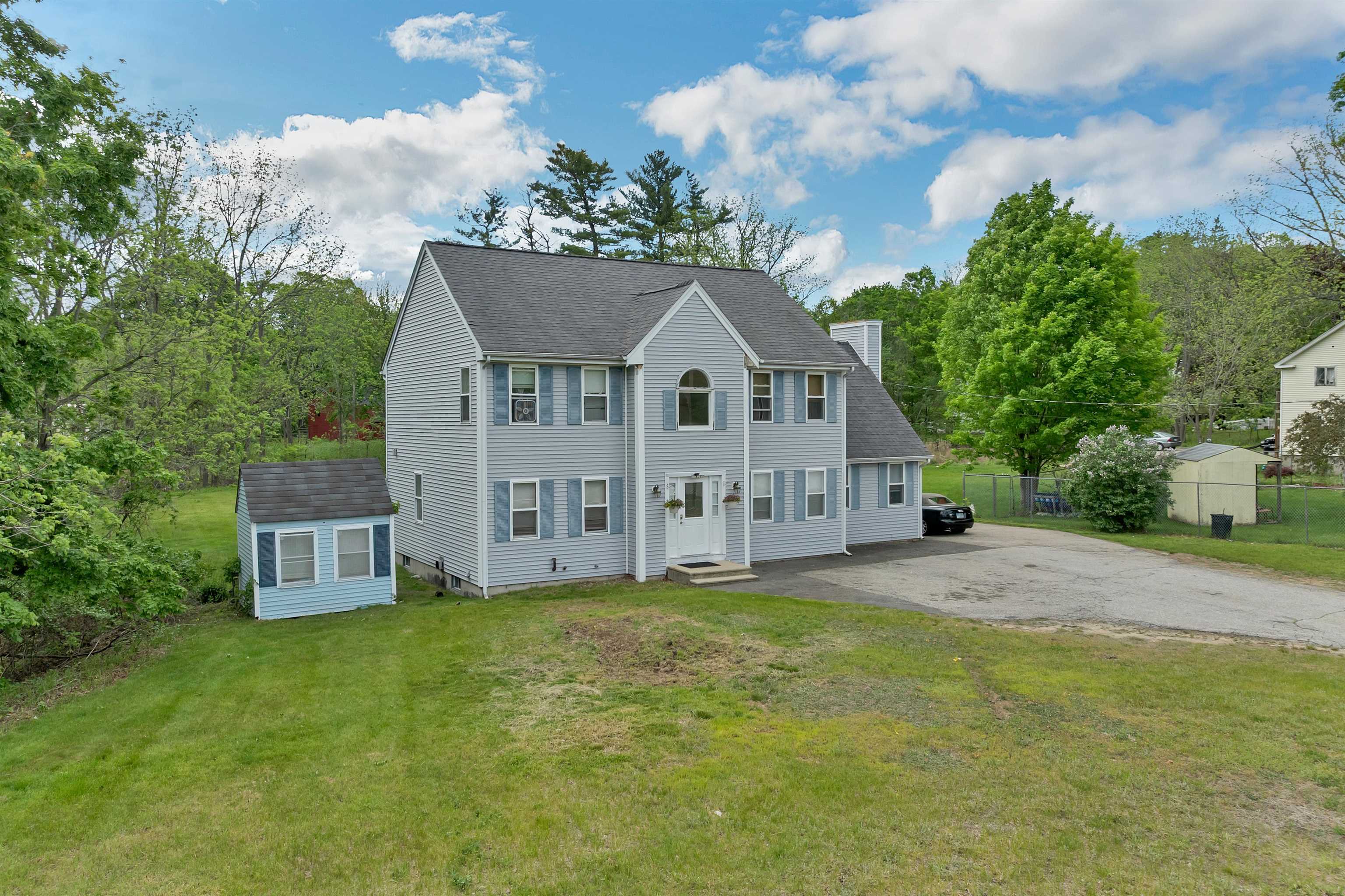 12 Chester Rd, Derry, NH 03038