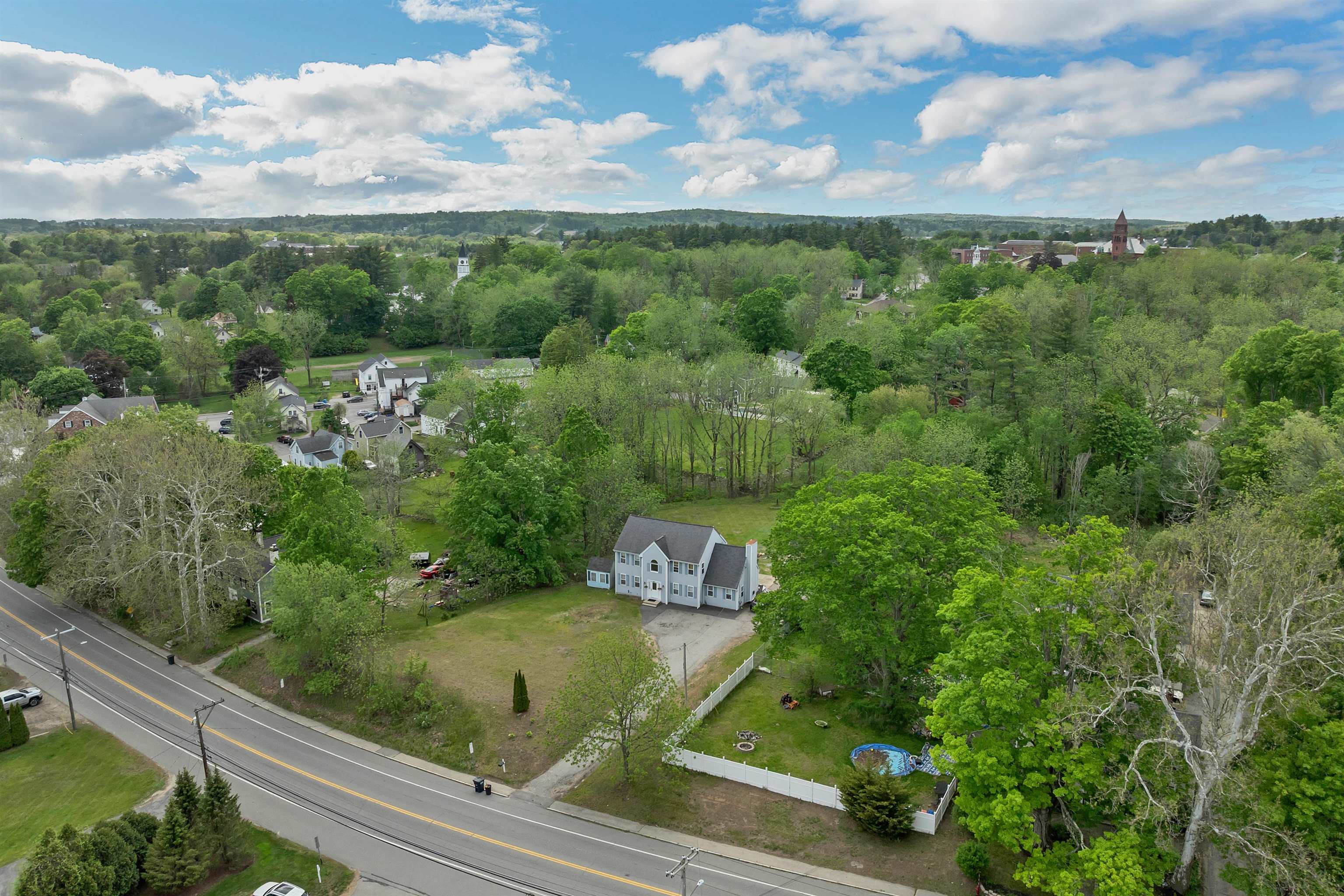 12 Chester Rd, Derry, NH 03038