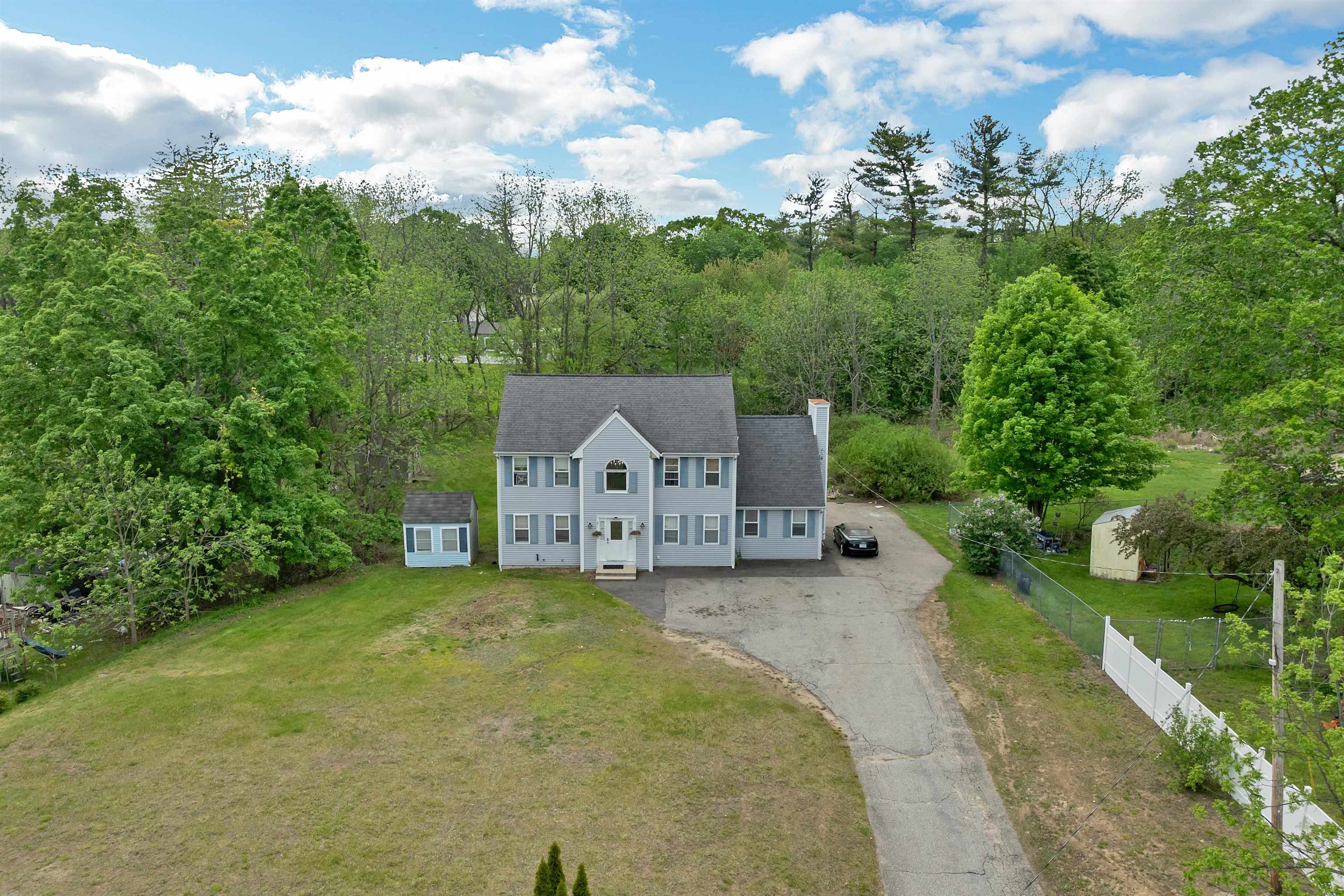 12 Chester Rd, Derry, NH 03038