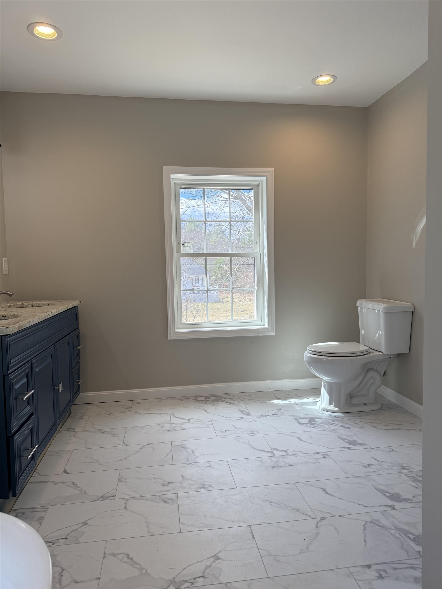 68 King Rd, Chichester, NH 03258