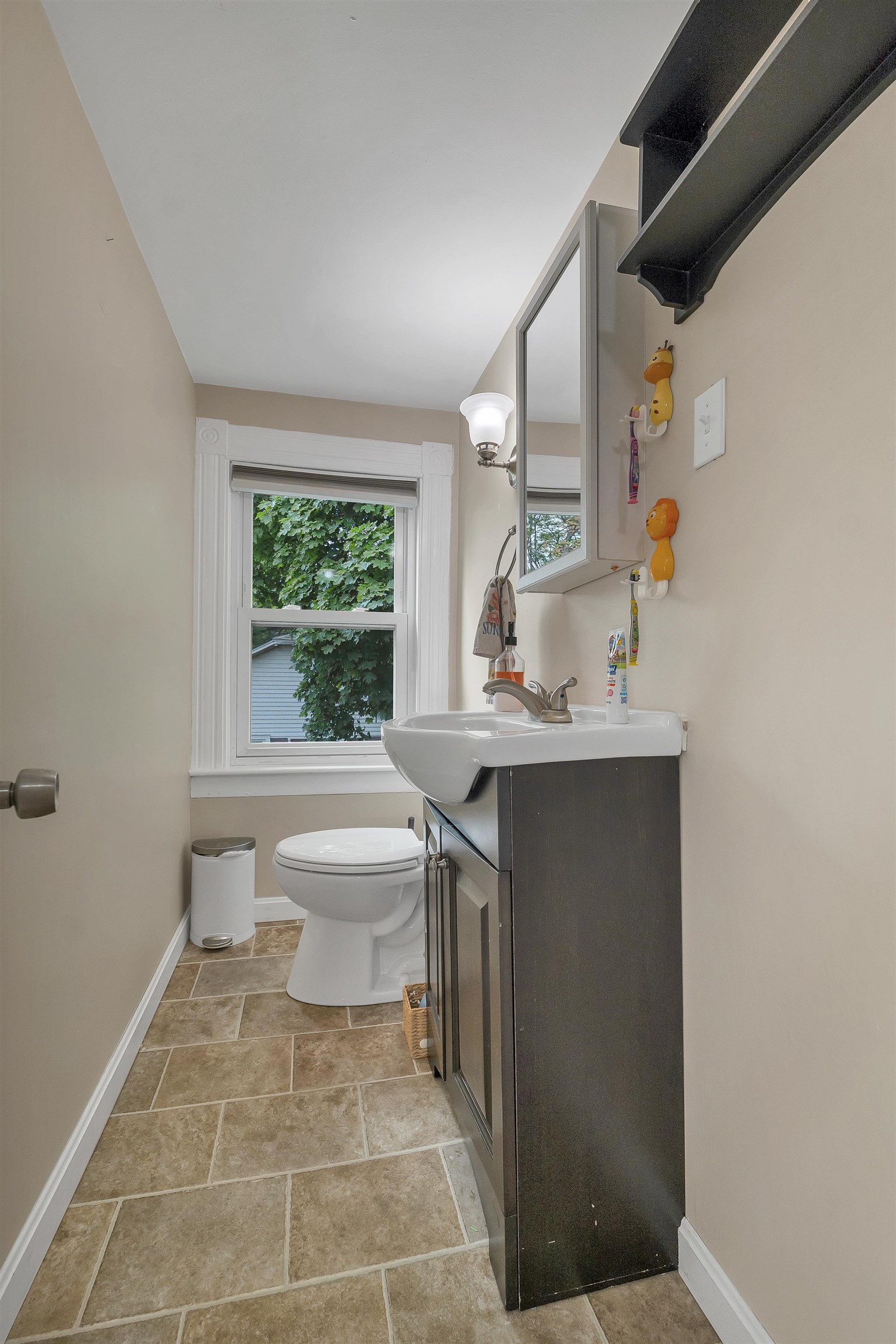 15 Snow St, Concord, NH 03303