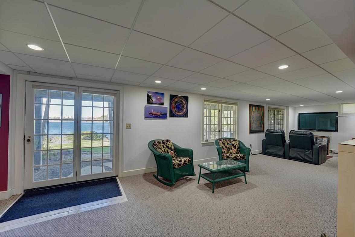 38 Ducks Head Rd, New Castle, NH 03854