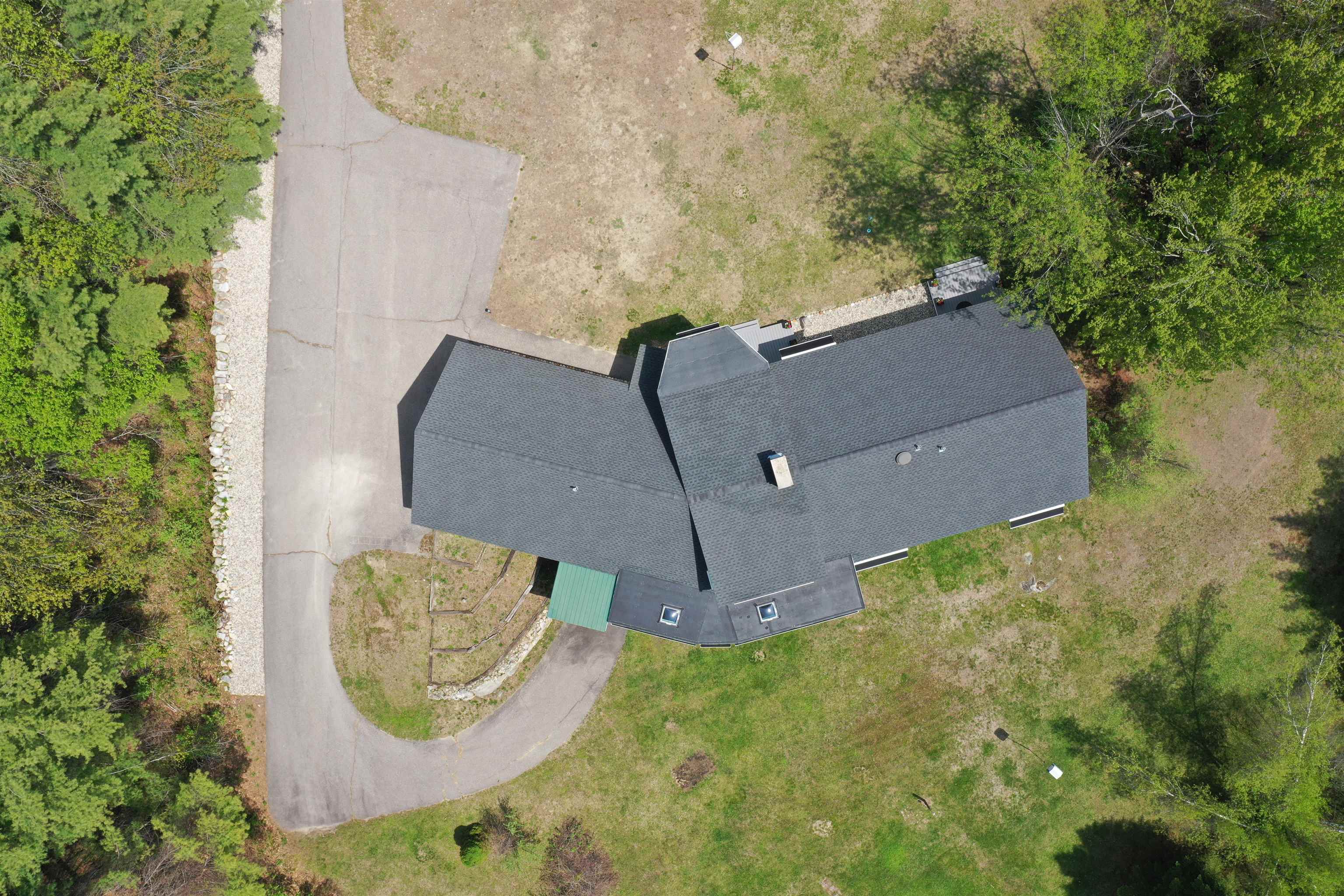 20 Mirror Lake Dr, Tuftonboro, NH 03853