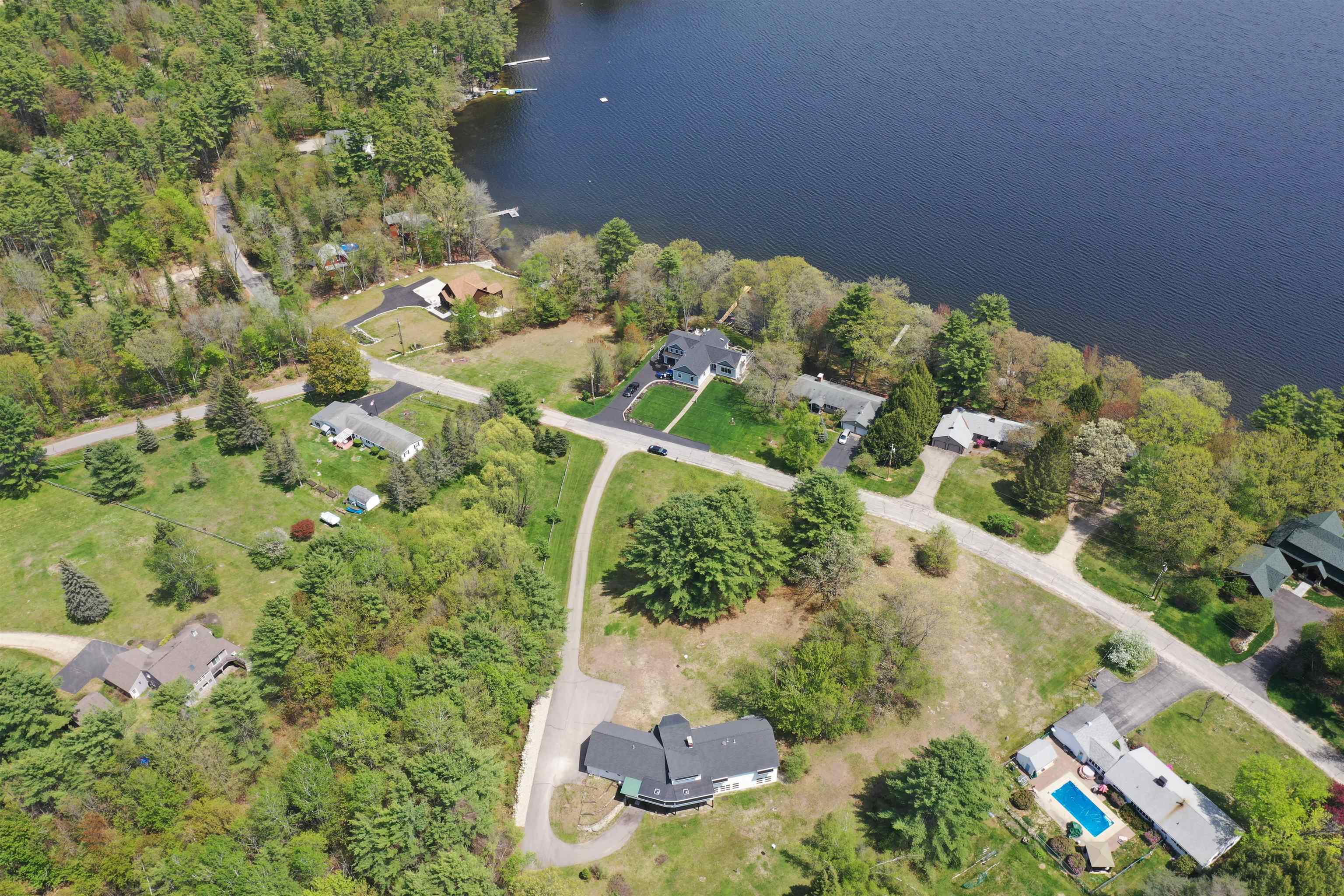 20 Mirror Lake Dr, Tuftonboro, NH 03853