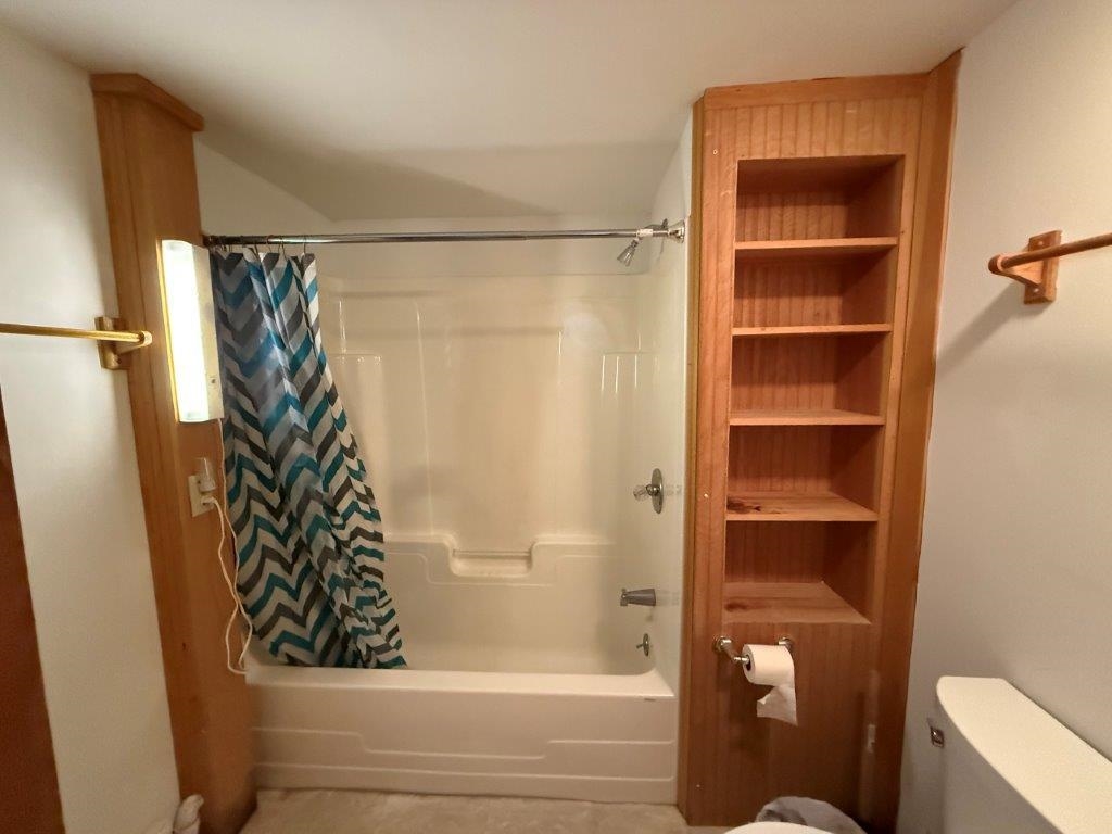Full Bath 25281430