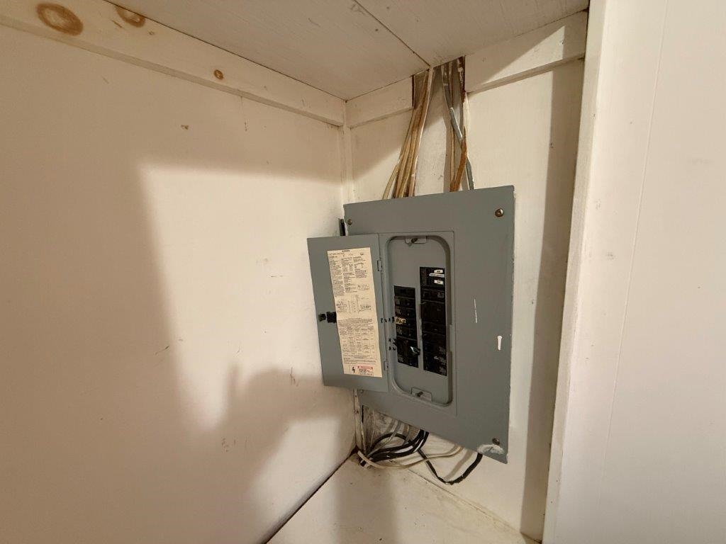 Circuit Breaker Box 25281436