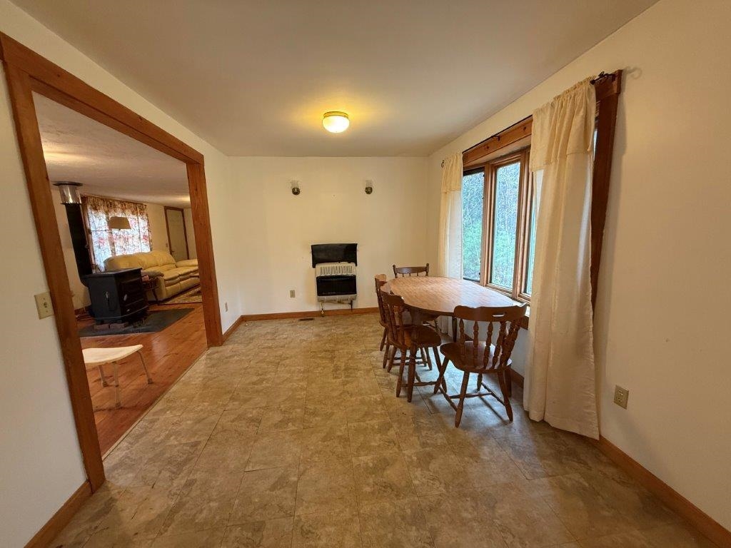 Dining/Living Area 25281419