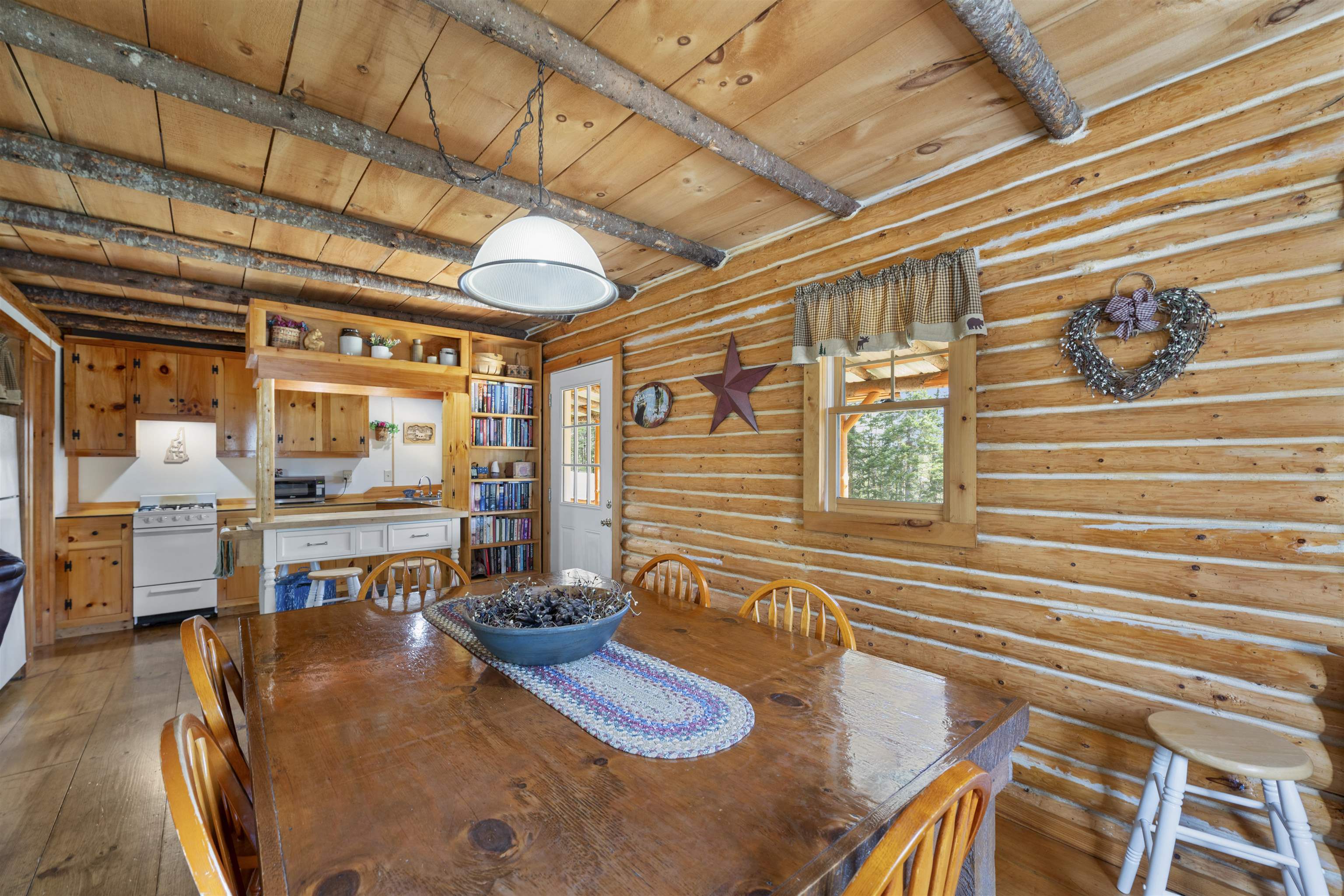 505 Hill Rd, Pittsburg, NH 03592