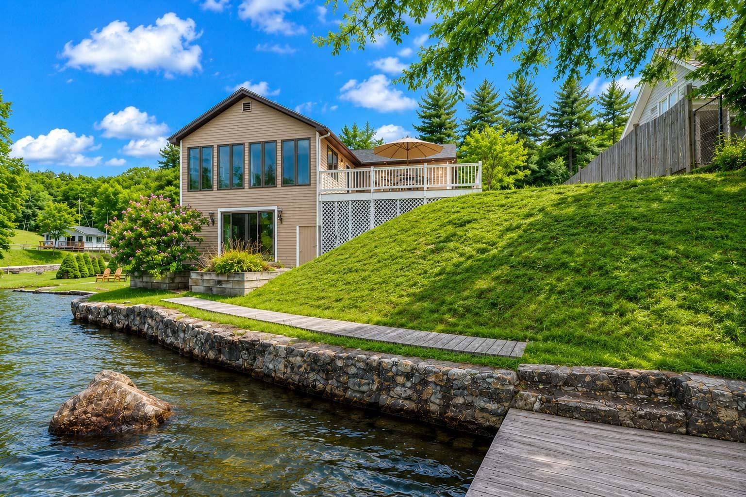 81 Lakewood Manor Rd, Newbury, NH 03255