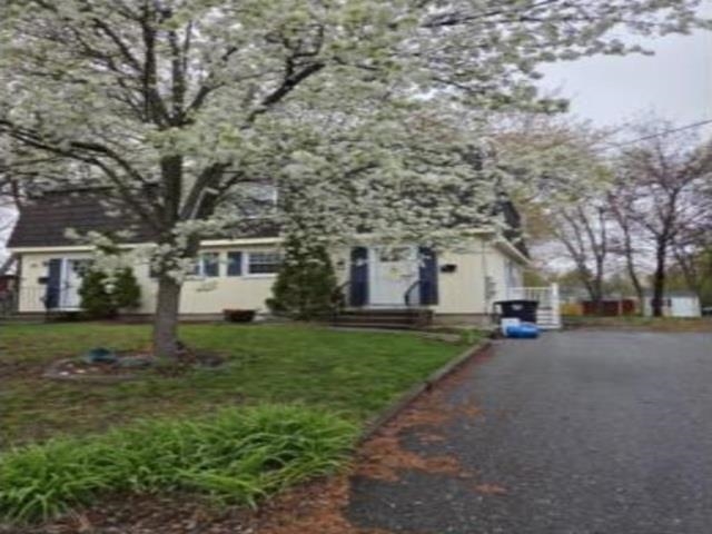 22 Kern Dr, Nashua, NH 03060