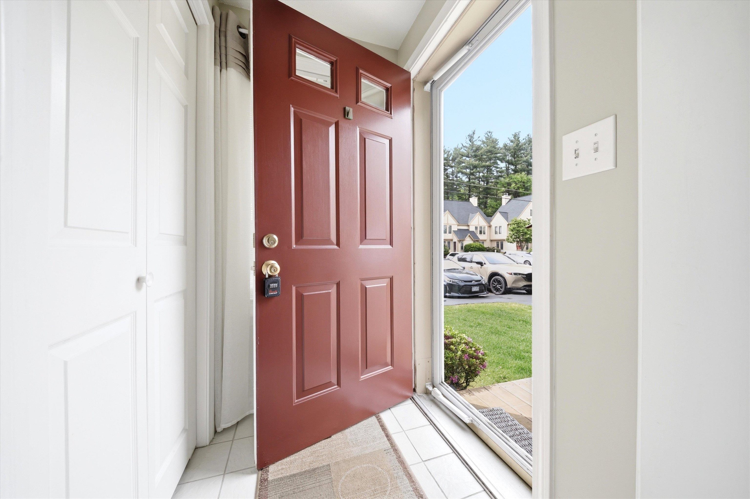 16 Salisbury Rd, Nashua, NH 03064