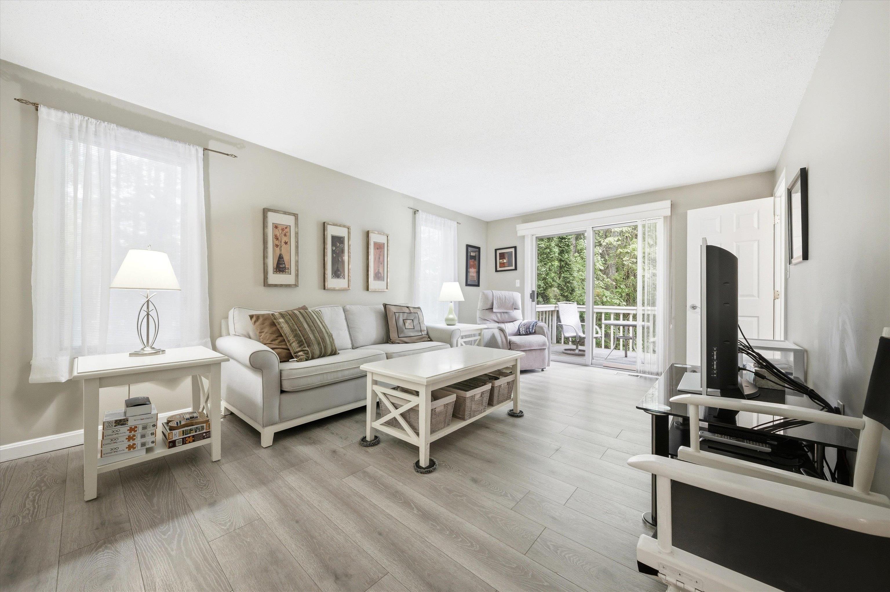 16 Salisbury Rd, Nashua, NH 03064
