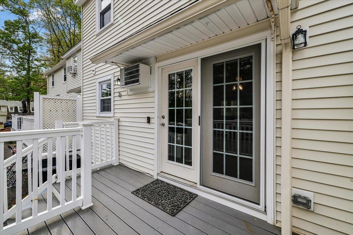 20 Olde Country Village, Londonderry, NH 03053