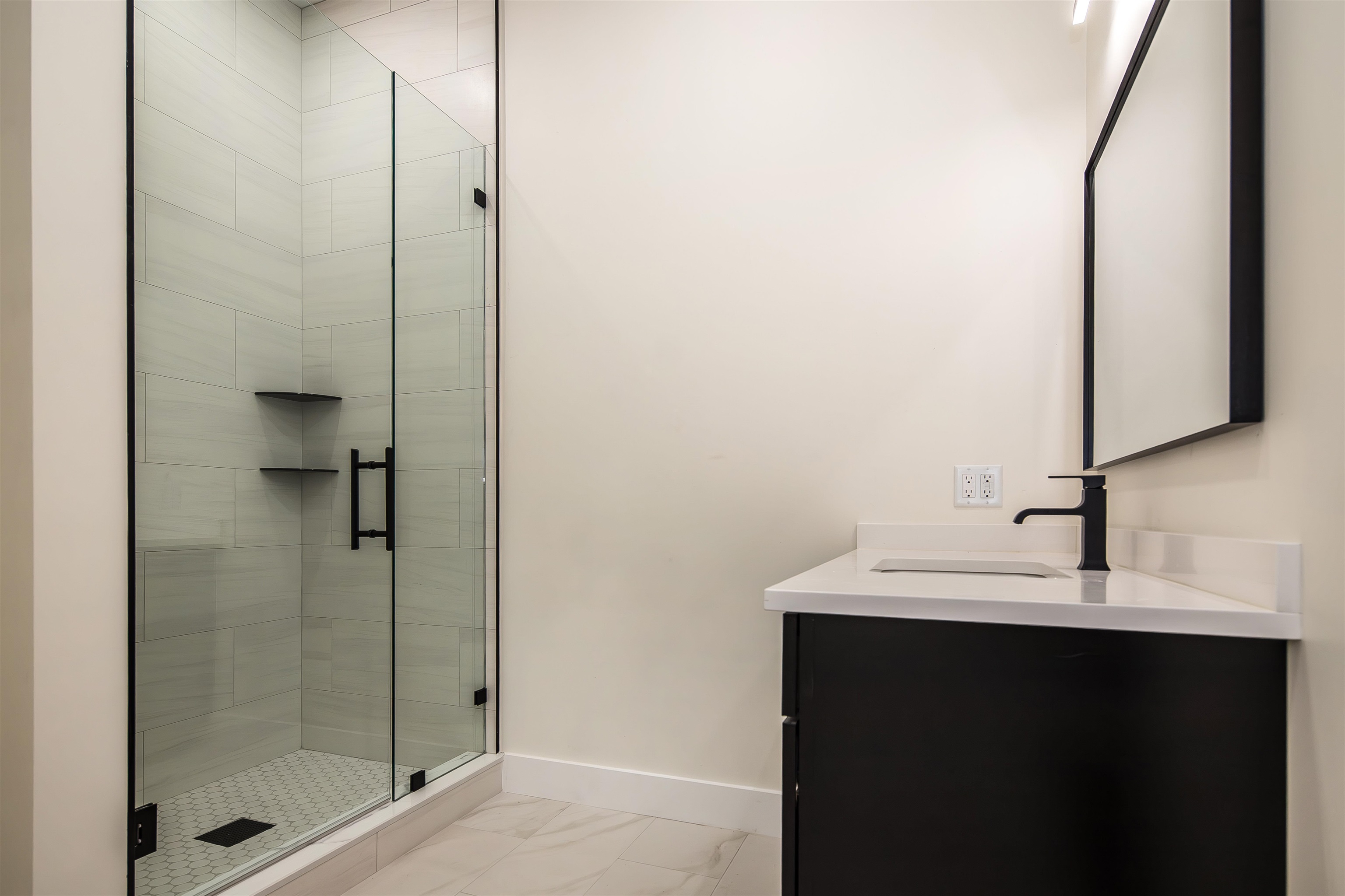 First floor 3/4 bath 25524717