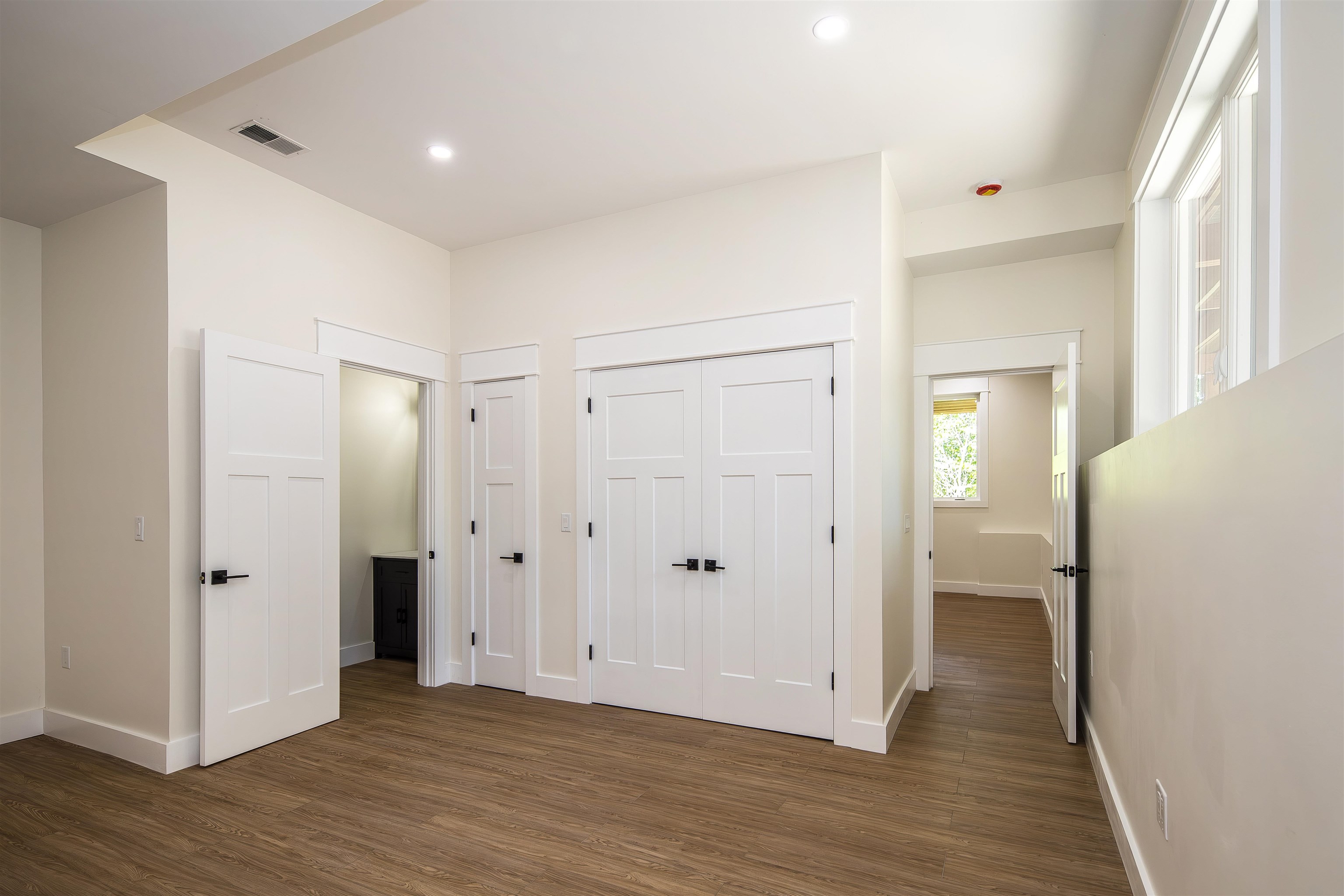 Lower level primary with private 1/2 bath 25524702