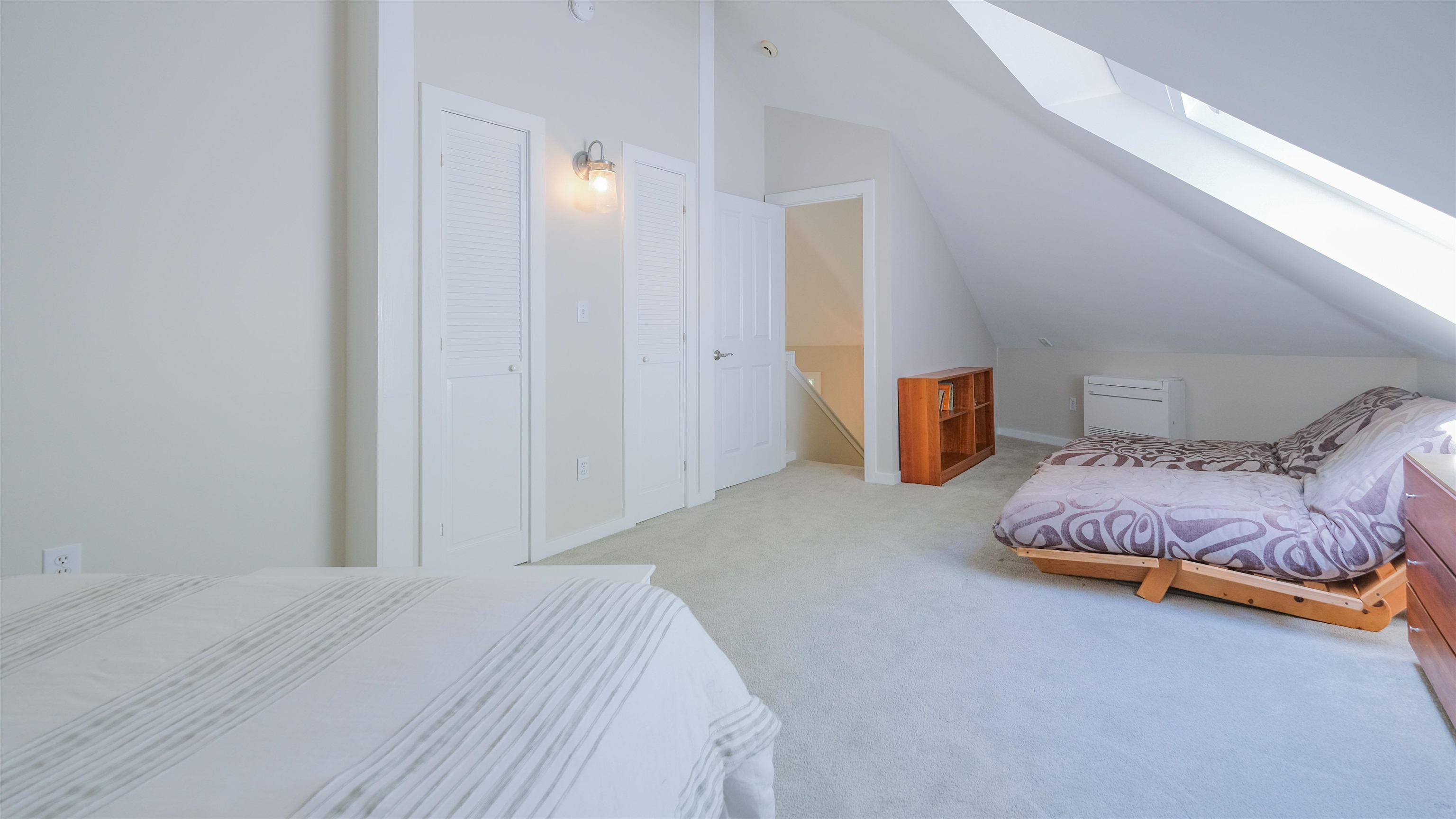 Loft area 25425485