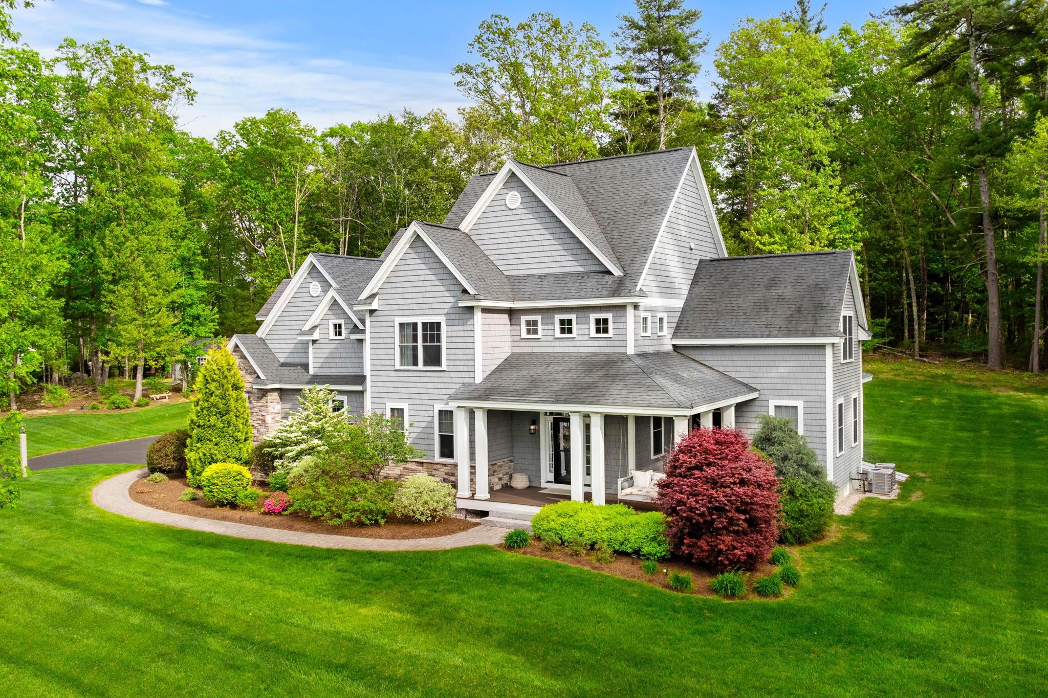 10 Lilac Ct, Bedford, NH 03110