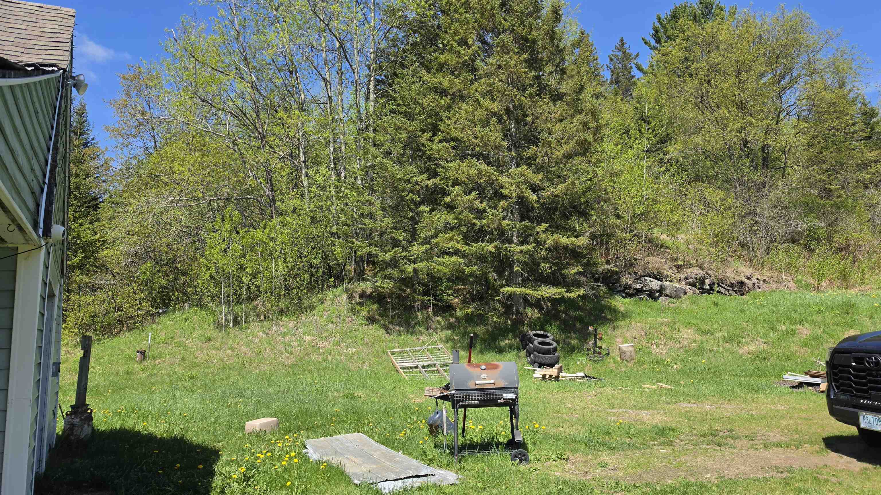 731 Hollow Rd, Stewartstown, NH 03576