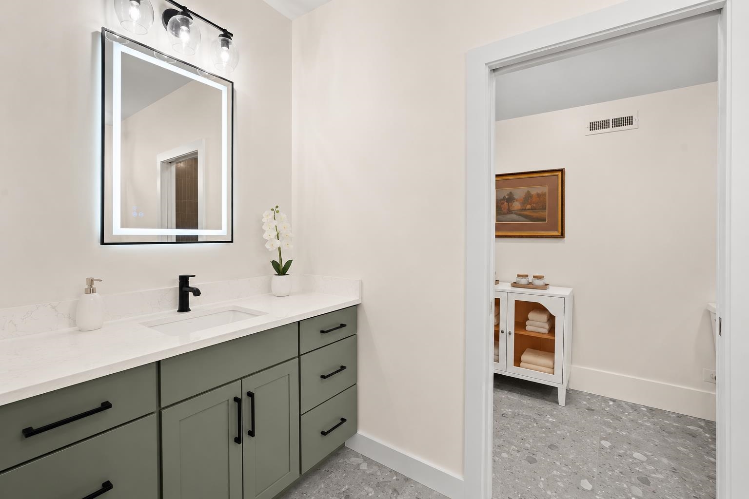 32 Colby Farm Rd, Chester, NH 03036