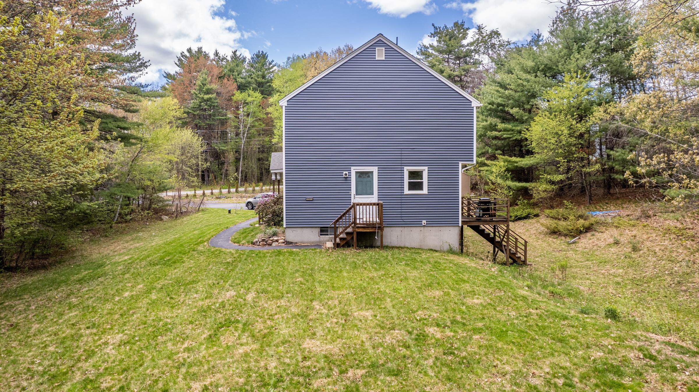 206 Hampstead Rd, Derry, NH 03038