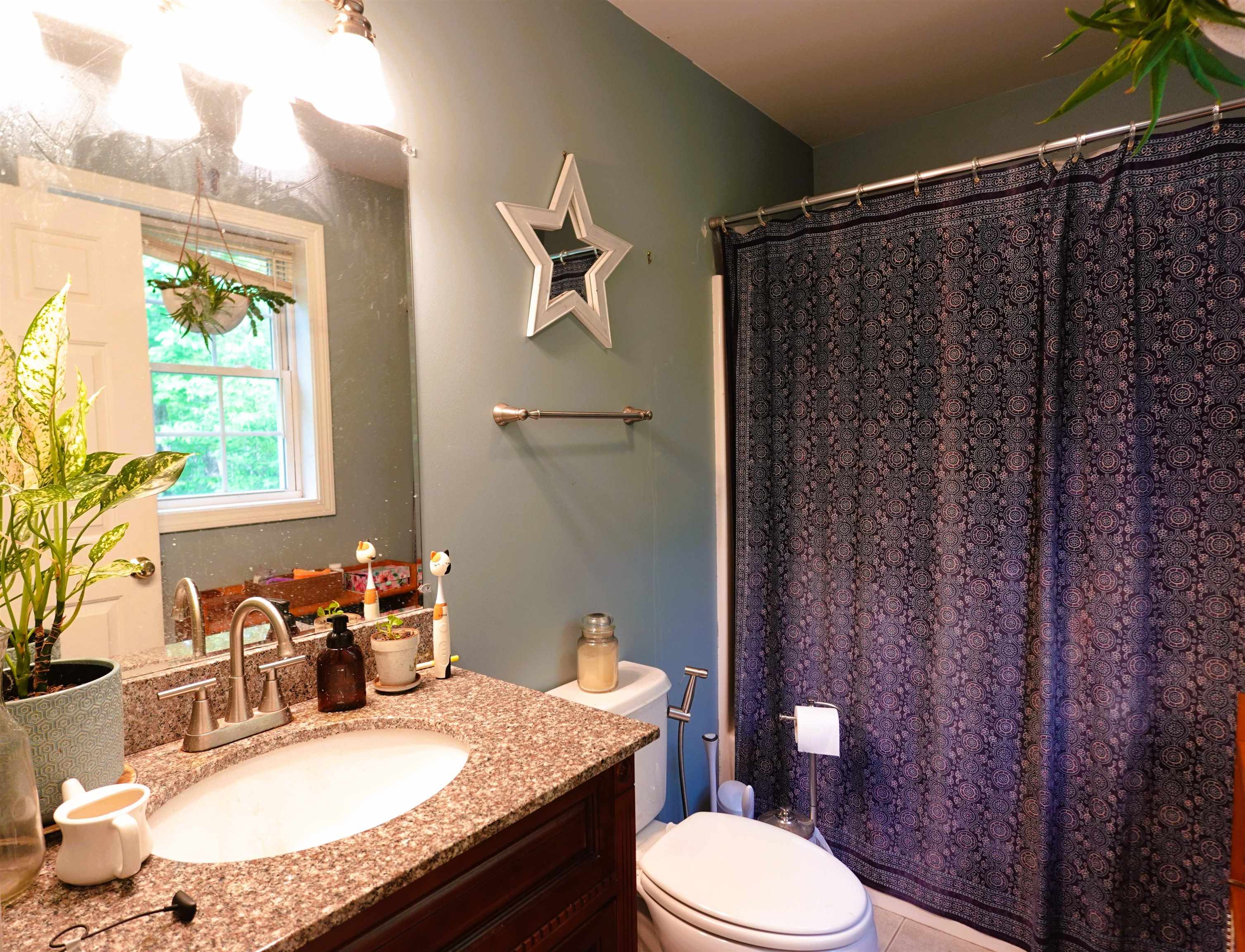 381 N Hidden Lake Rd, Stoddard, NH 03464