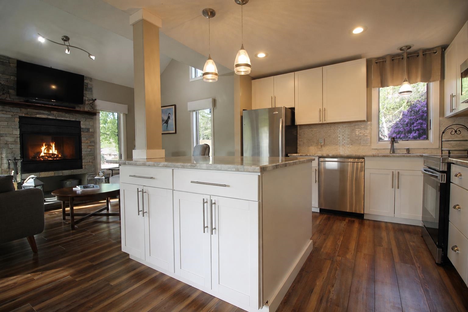 Beautiful kitchen and great floorplan